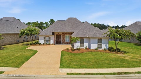 Homes For Sale - 420 Emerald Trail<br/> Brandon, MS 39047