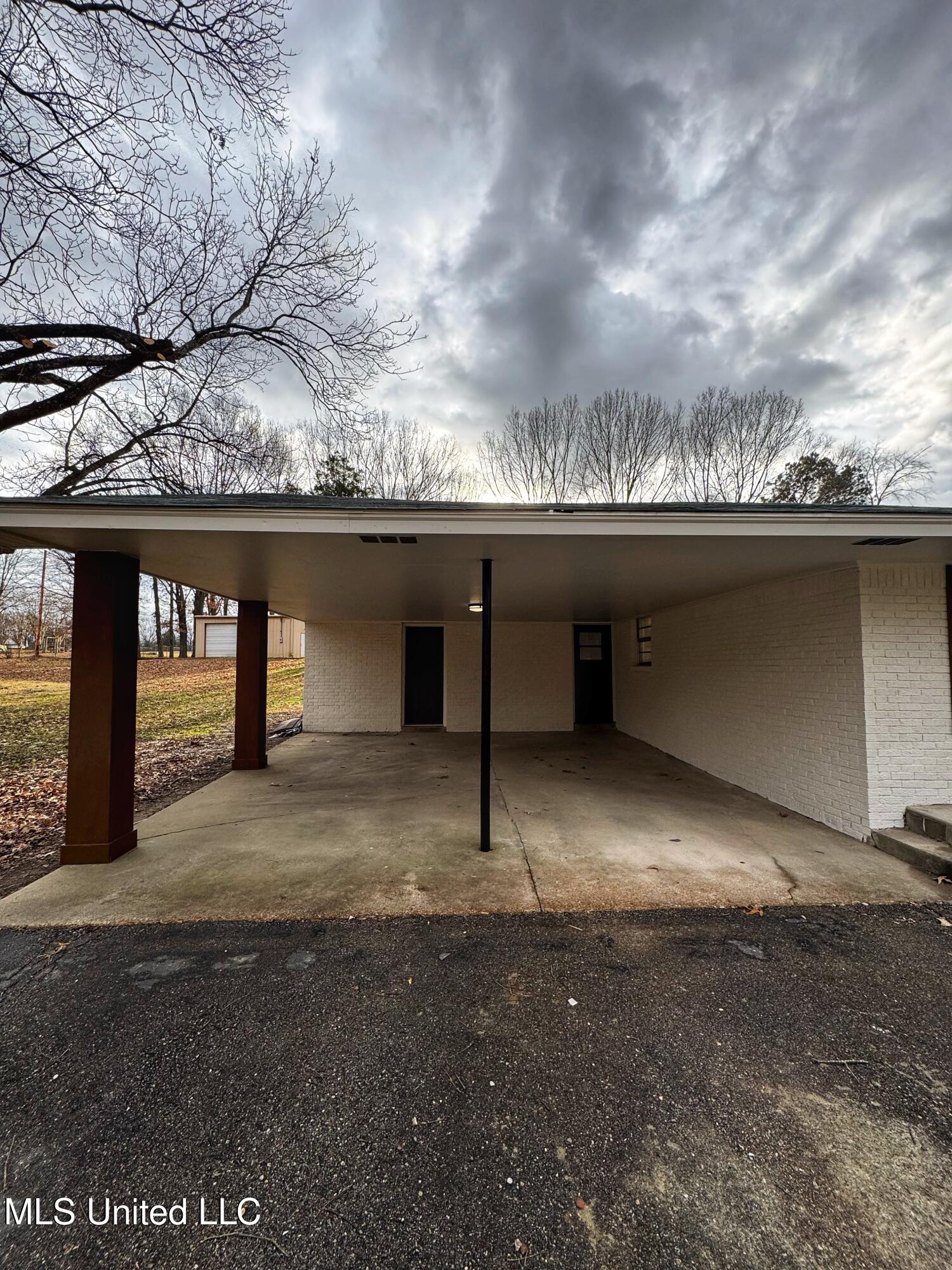 6932 Stanley Drive, Olive Branch, Mississippi image 3