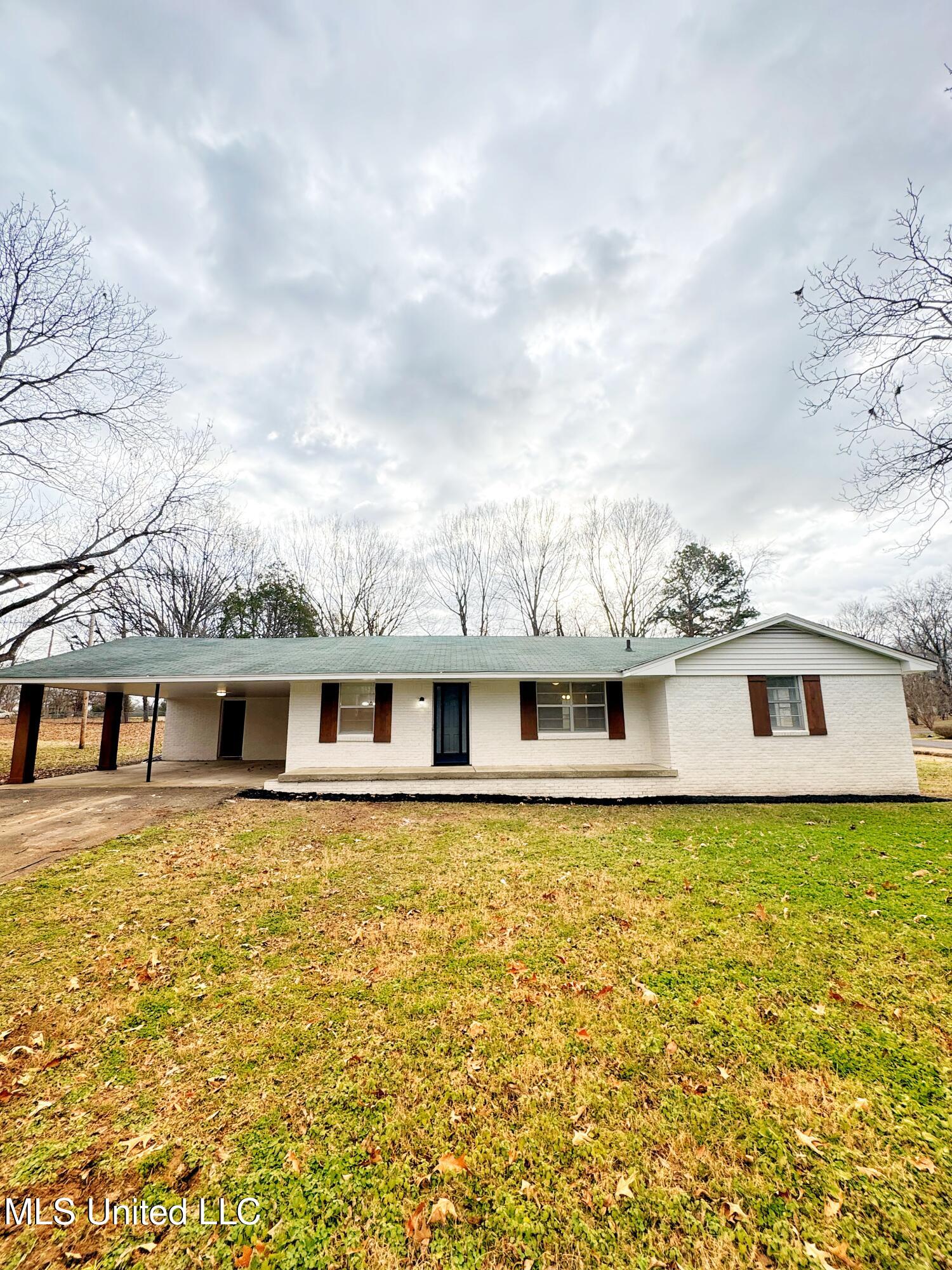 6932 Stanley Drive, Olive Branch, Mississippi image 1