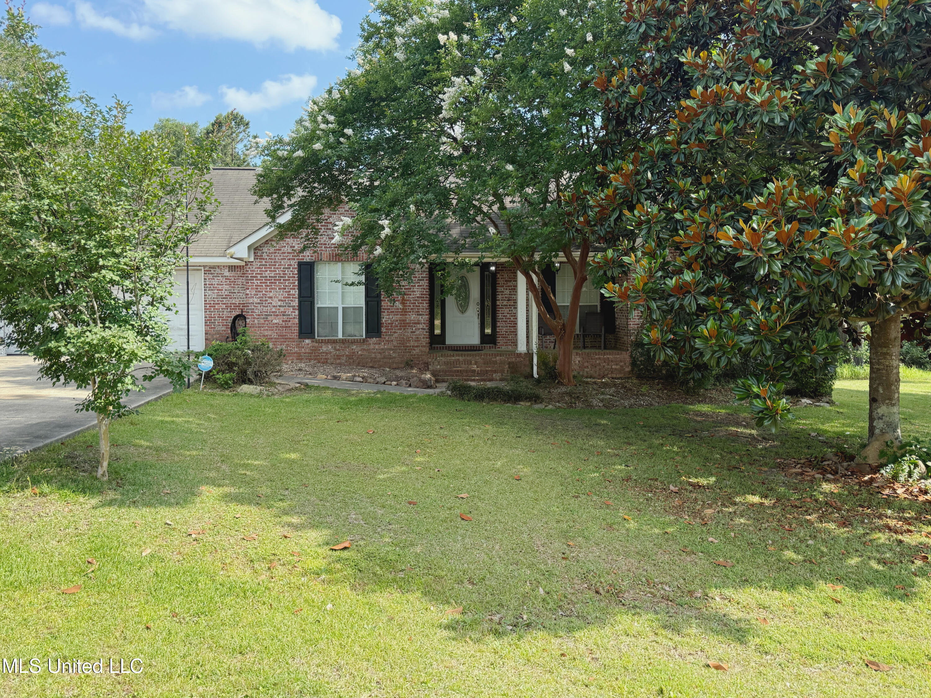 19685 Amberwood Drive, Saucier, Mississippi image 1