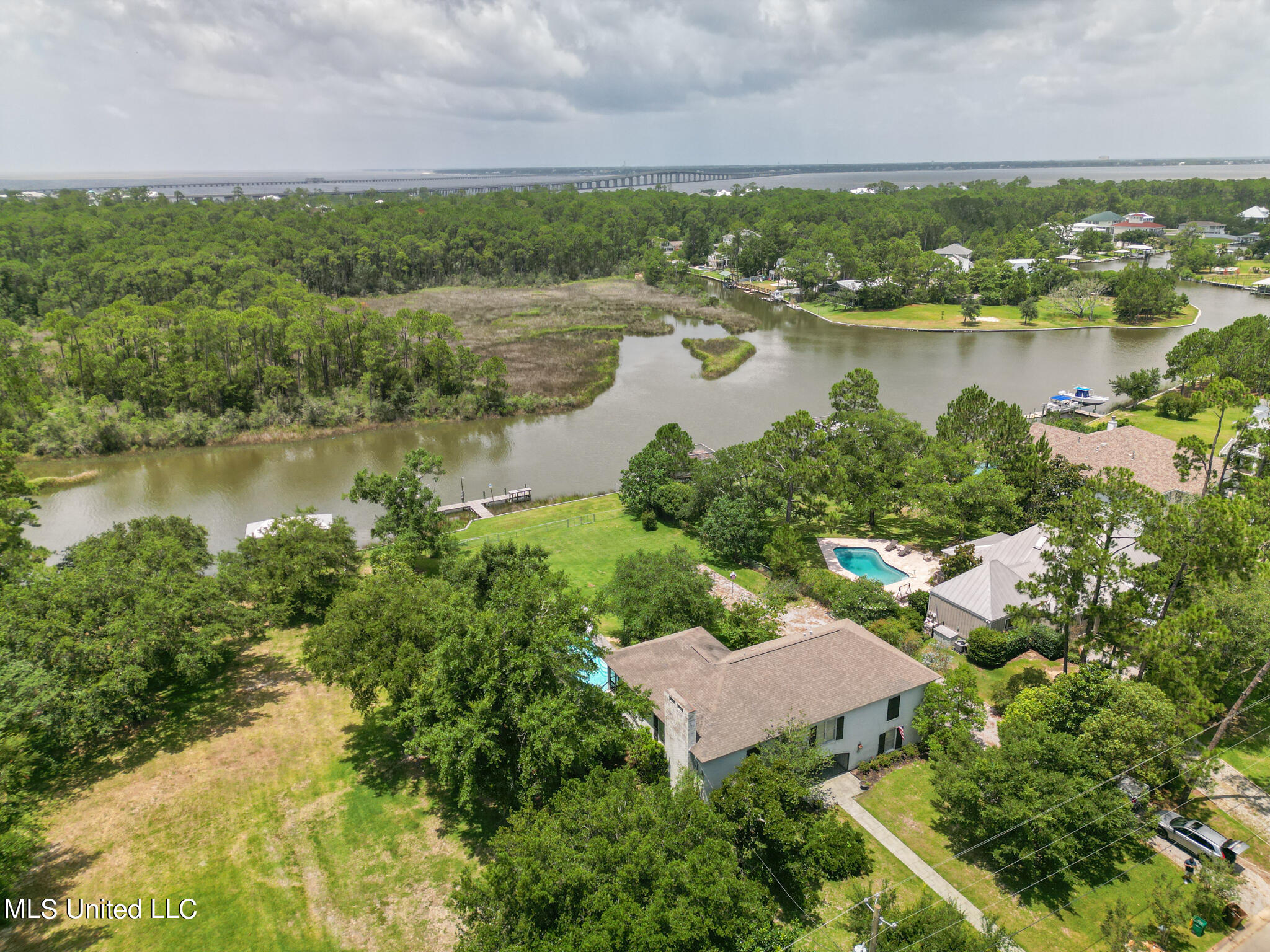 133 Fairway Drive, Pass Christian, Mississippi image 4