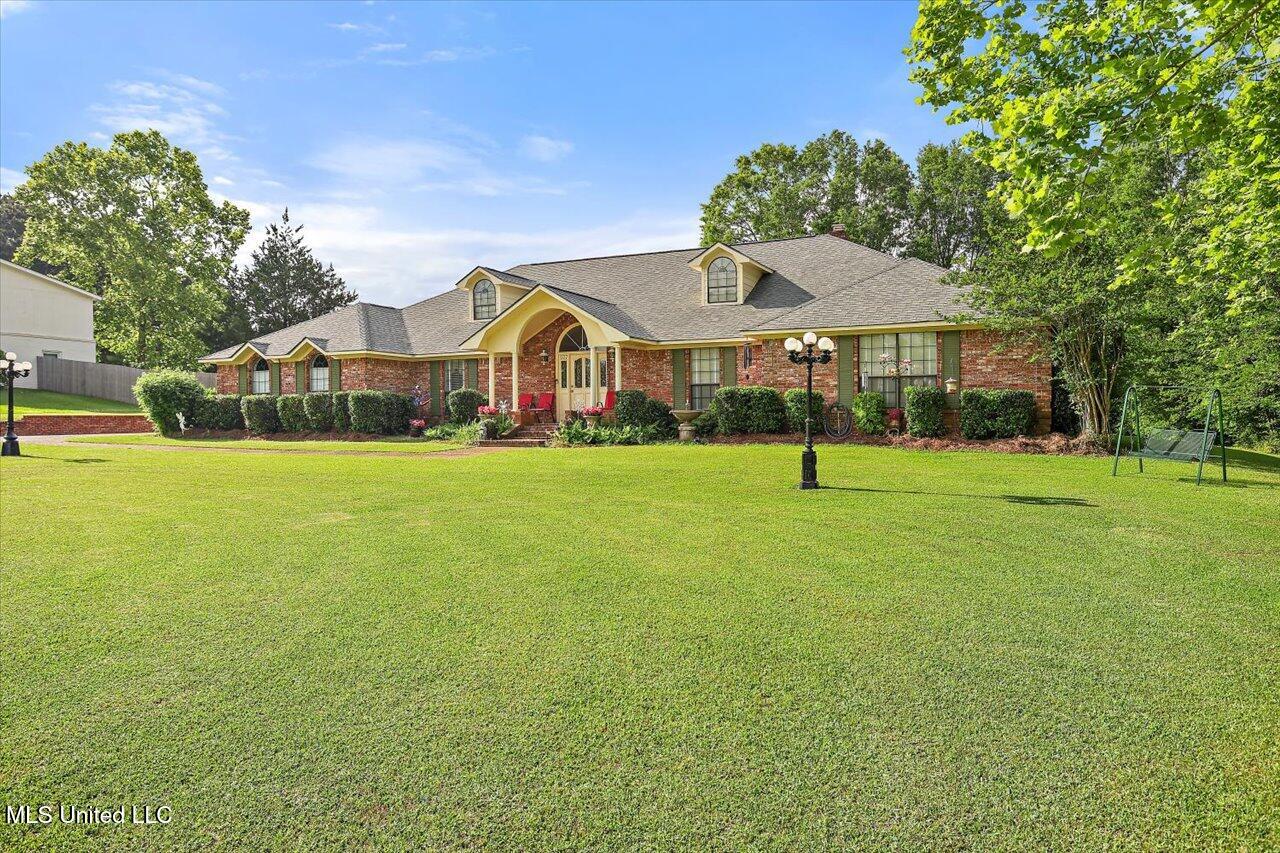107 Chalet Strasse, Brandon, Mississippi image 2
