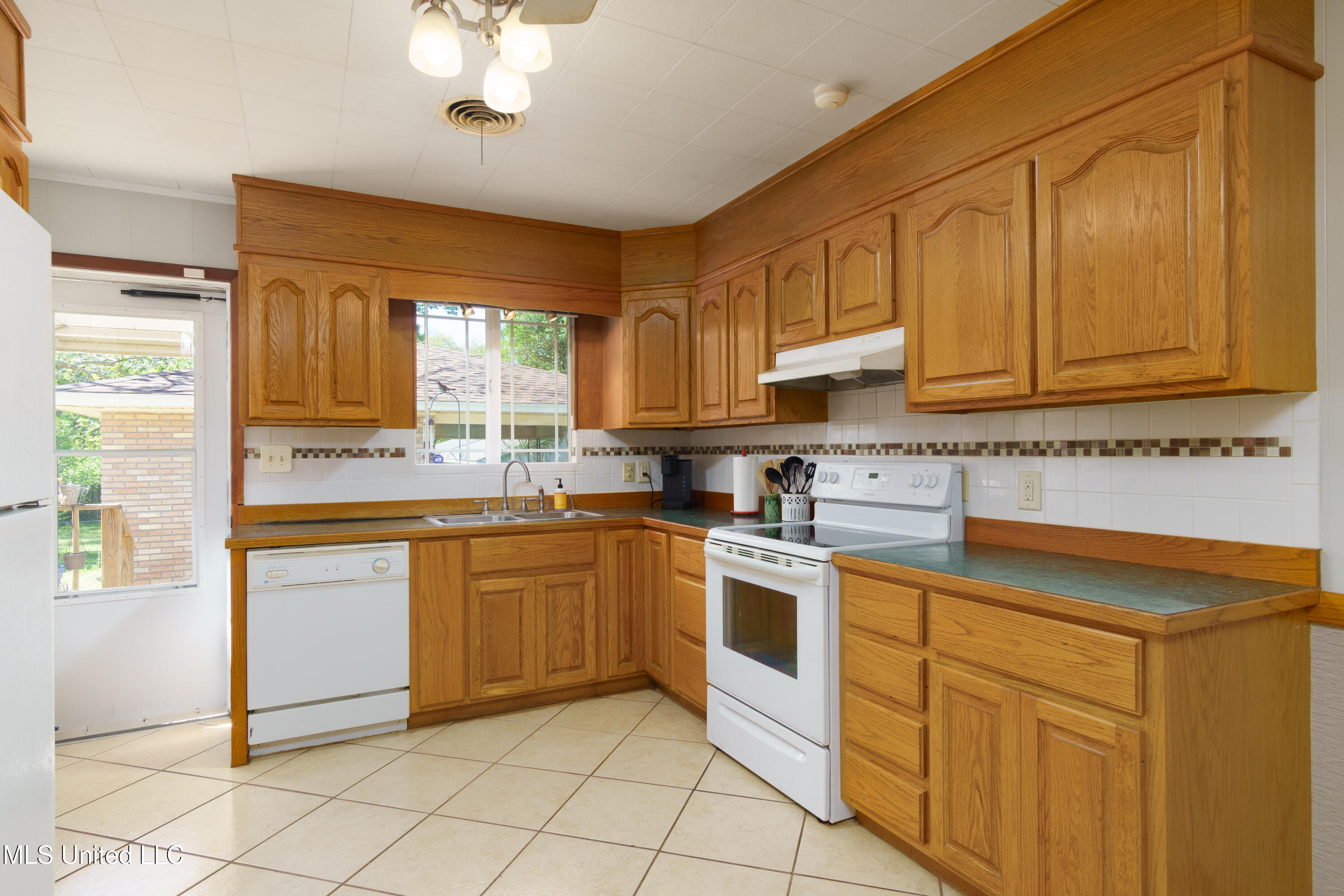 1219 27th Street, Gulfport, Mississippi image 6