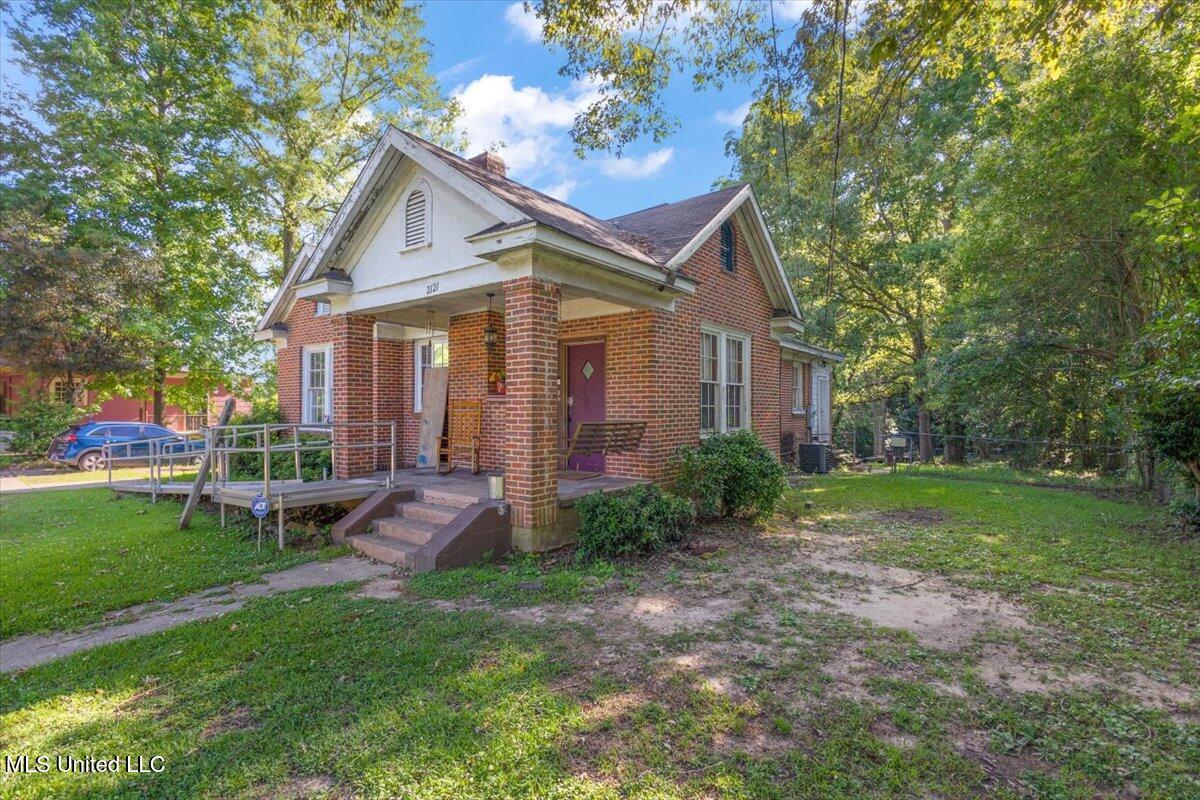 2121 35th Avenue, Meridian, Mississippi image 2