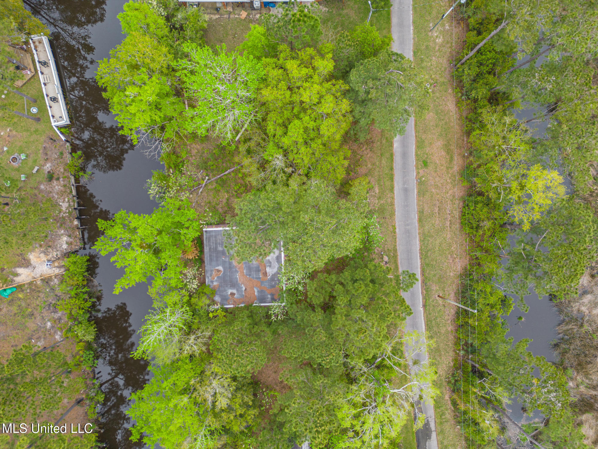 11308 Lake Drive, Bay Saint Louis, Mississippi image 11