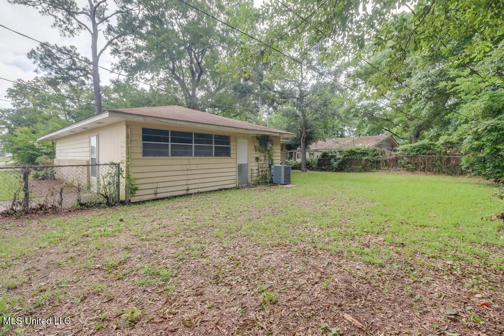 100 Hardy Avenue, Long Beach, Mississippi image 3