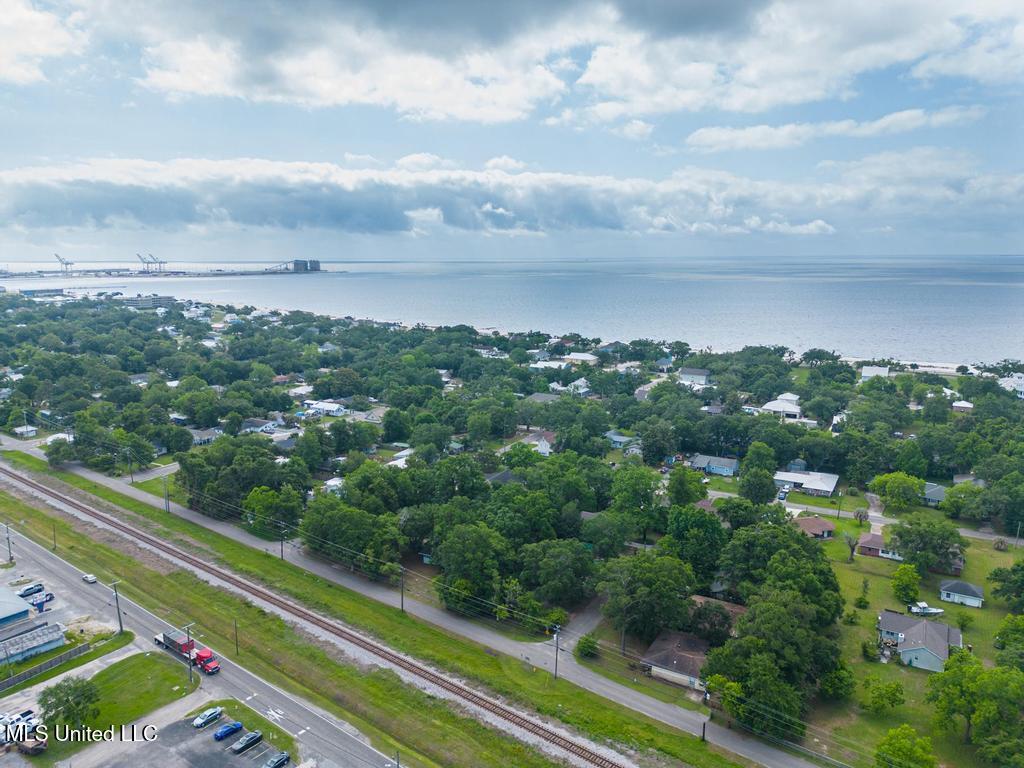 100 Hardy Avenue, Long Beach, Mississippi image 9