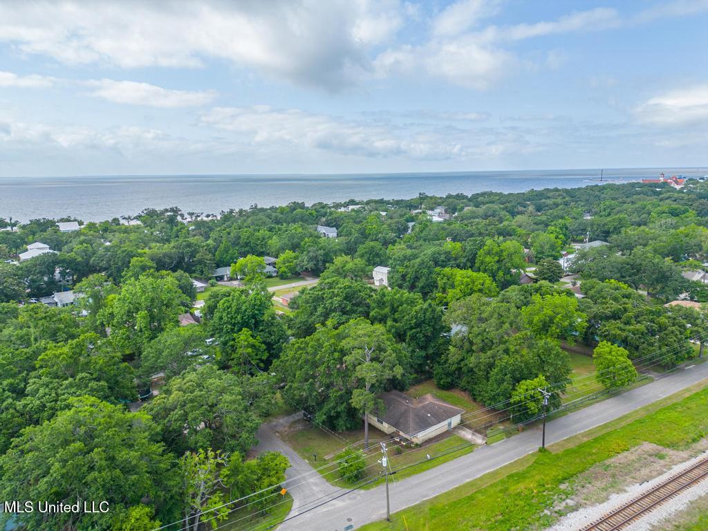 100 Hardy Avenue, Long Beach, Mississippi image 4
