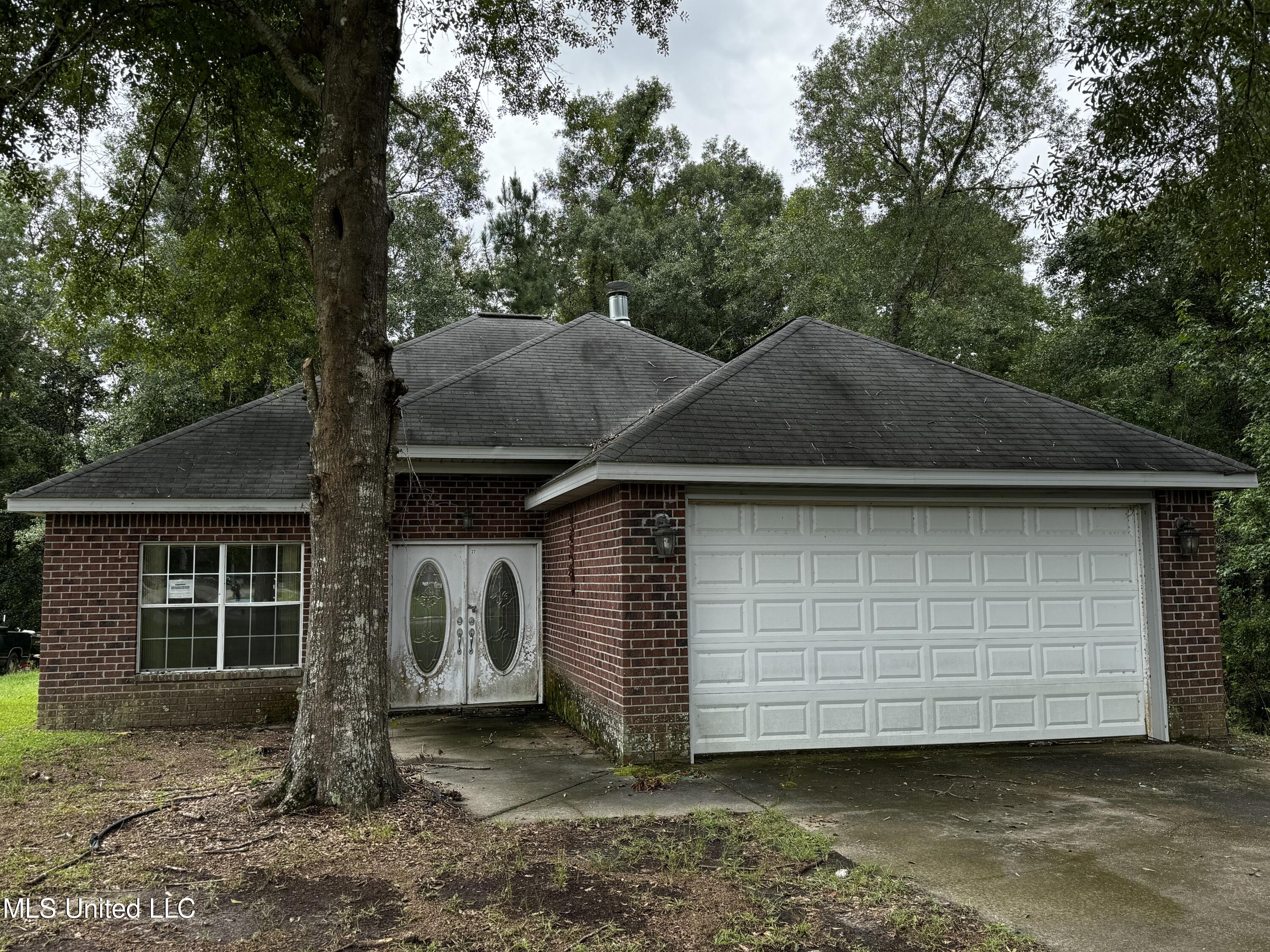 27 Maroon Drive, Picayune, Mississippi image 1