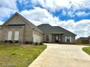 805 Montclaire Drive, Canton, Mississippi image 1