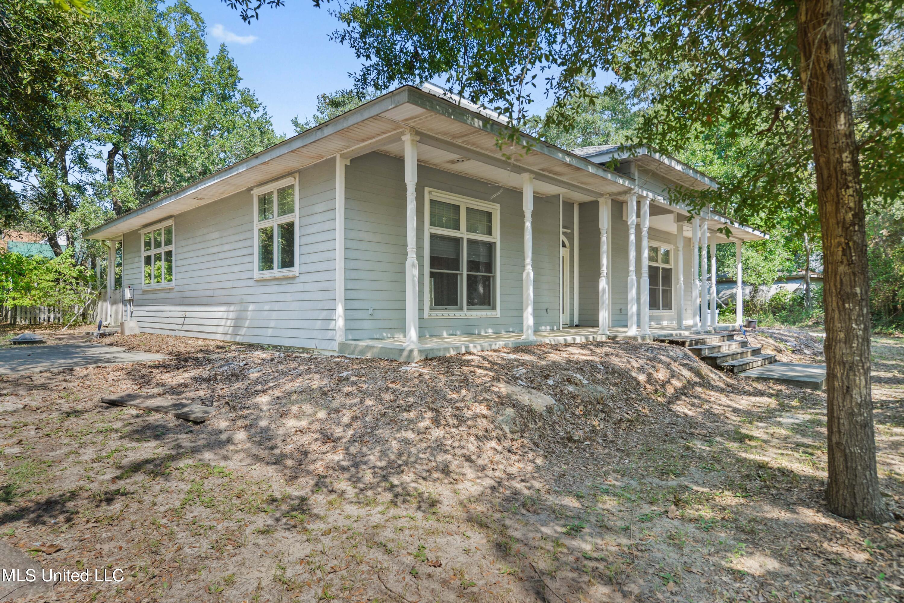 8920 Mermaid Avenue, Ocean Springs, Mississippi image 2