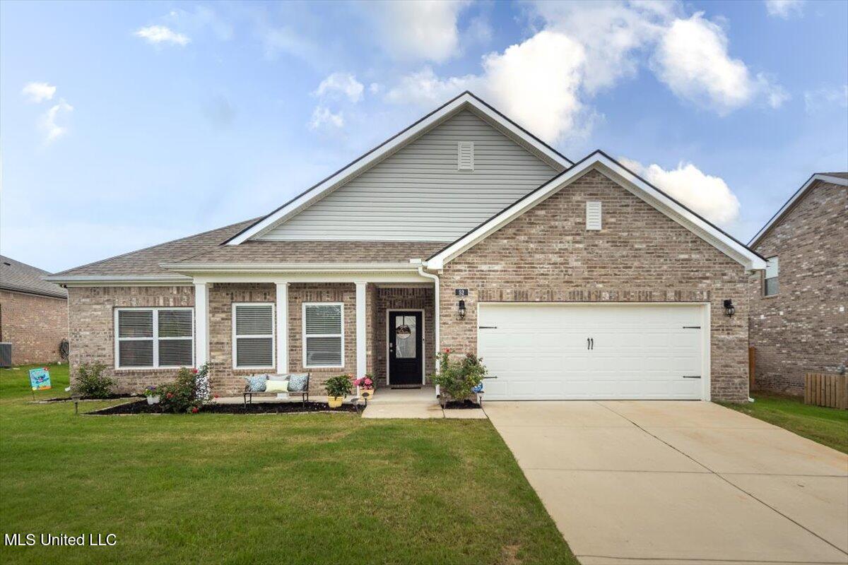 52 Twin Lakes Drive, Byhalia, Mississippi image 1