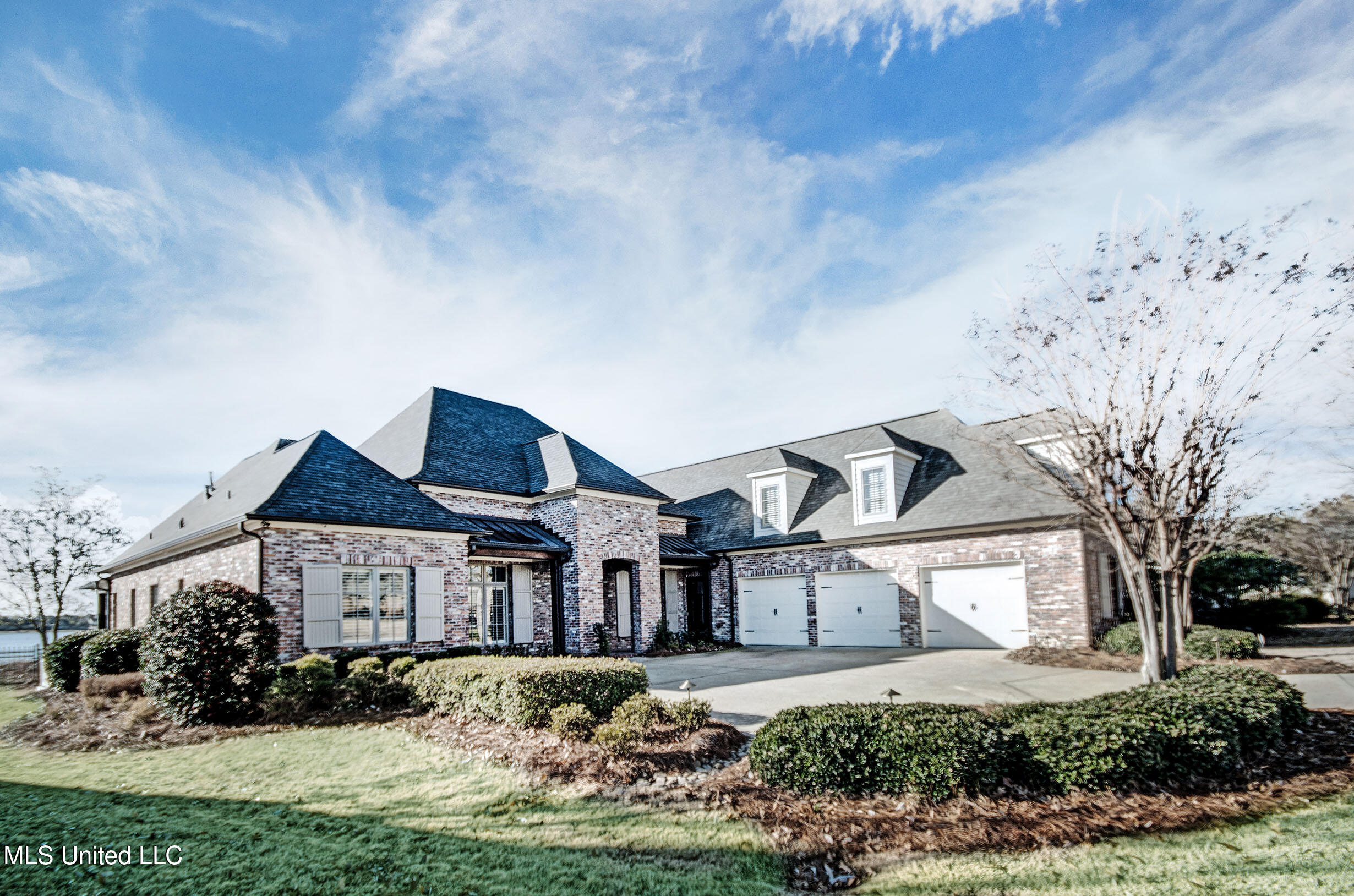 133 Northlake Drive, Madison, Mississippi image 2