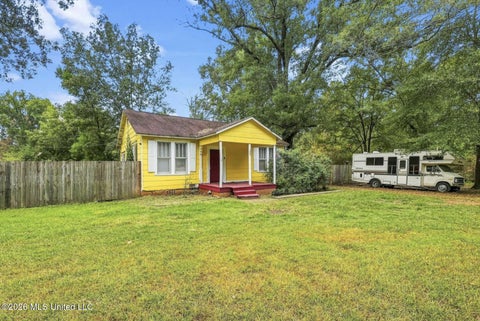 Homes For Sale - 200 Stokes Robertson Road<br/> Jackson, MS 39212