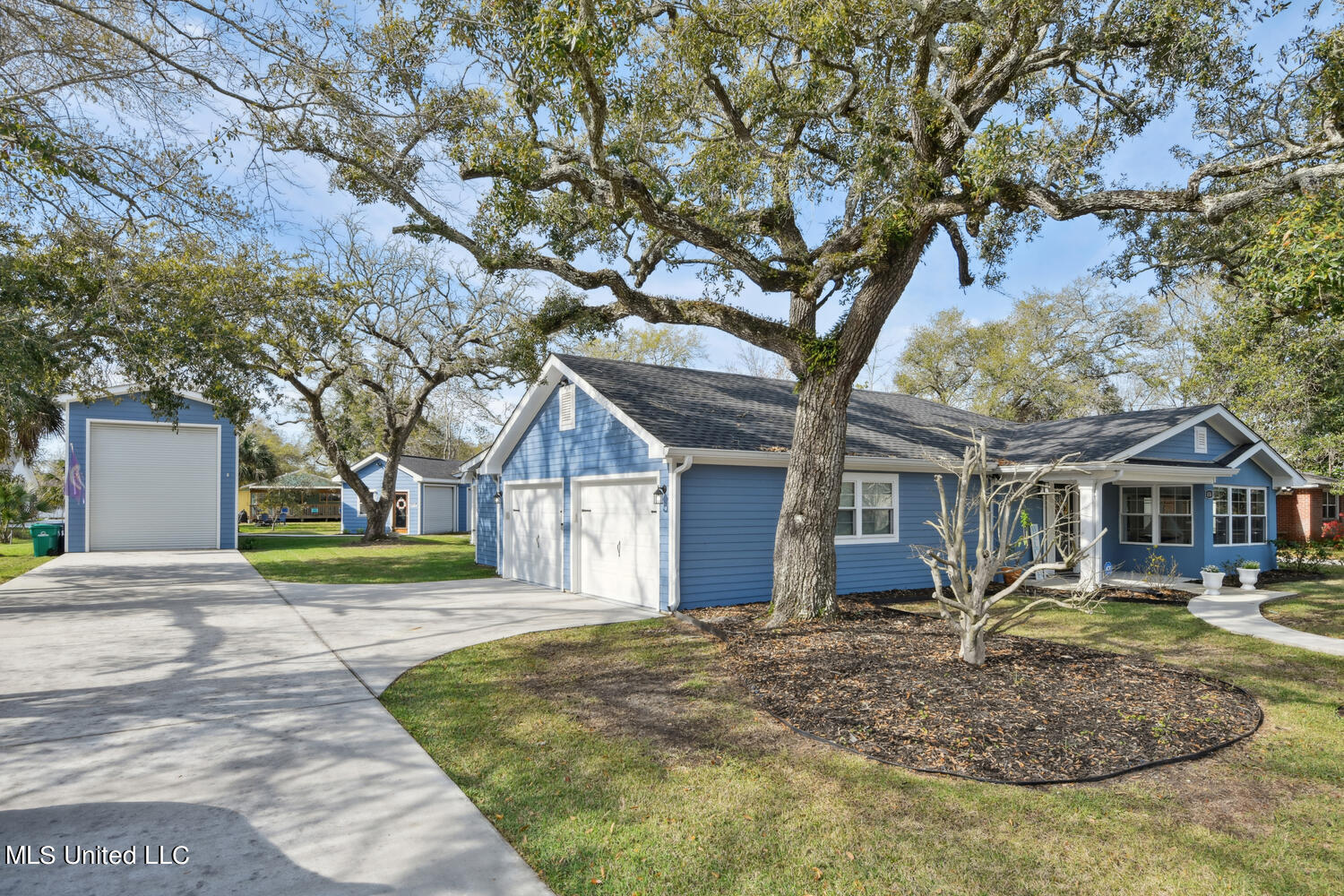 434 St John Street, Bay Saint Louis, Mississippi image 1