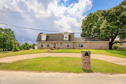 Single Family Residence in Biloxi MS 6513 Bridge View Drive.jpg