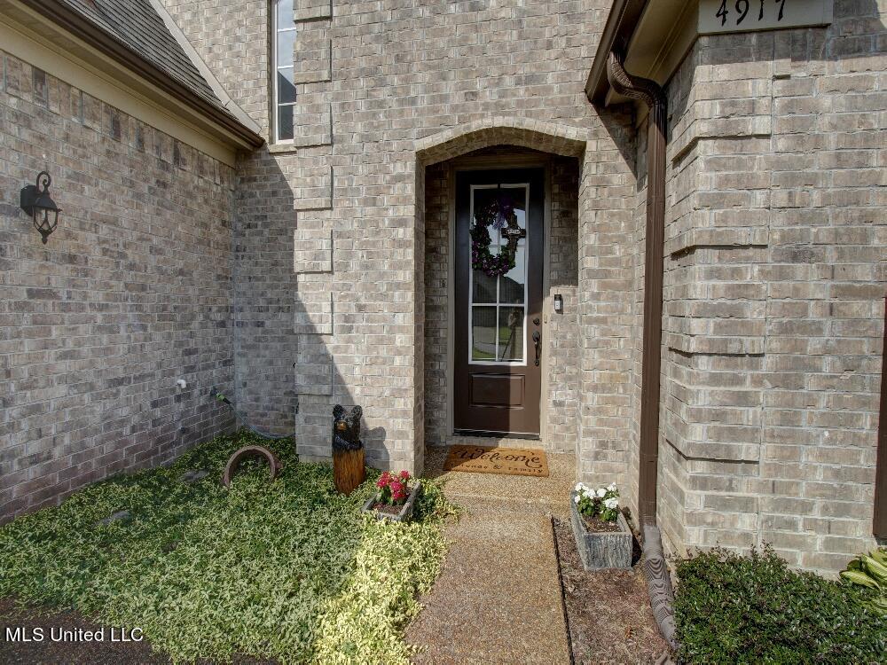 4917 W Trinity Park Drive, Olive Branch, Mississippi image 2