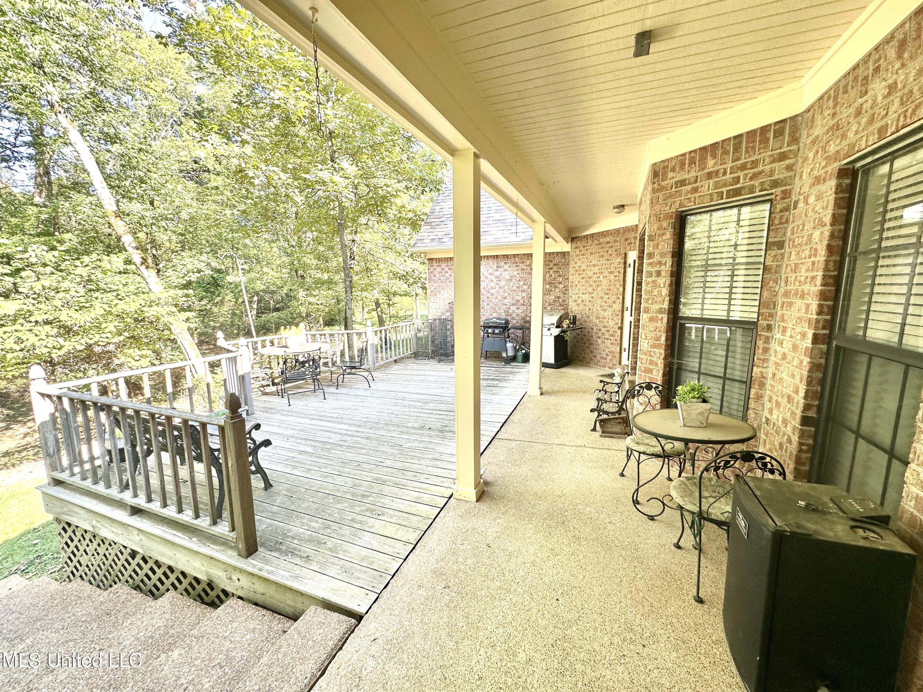 1803 Wood Lane Drive, Olive Branch, Mississippi image 27