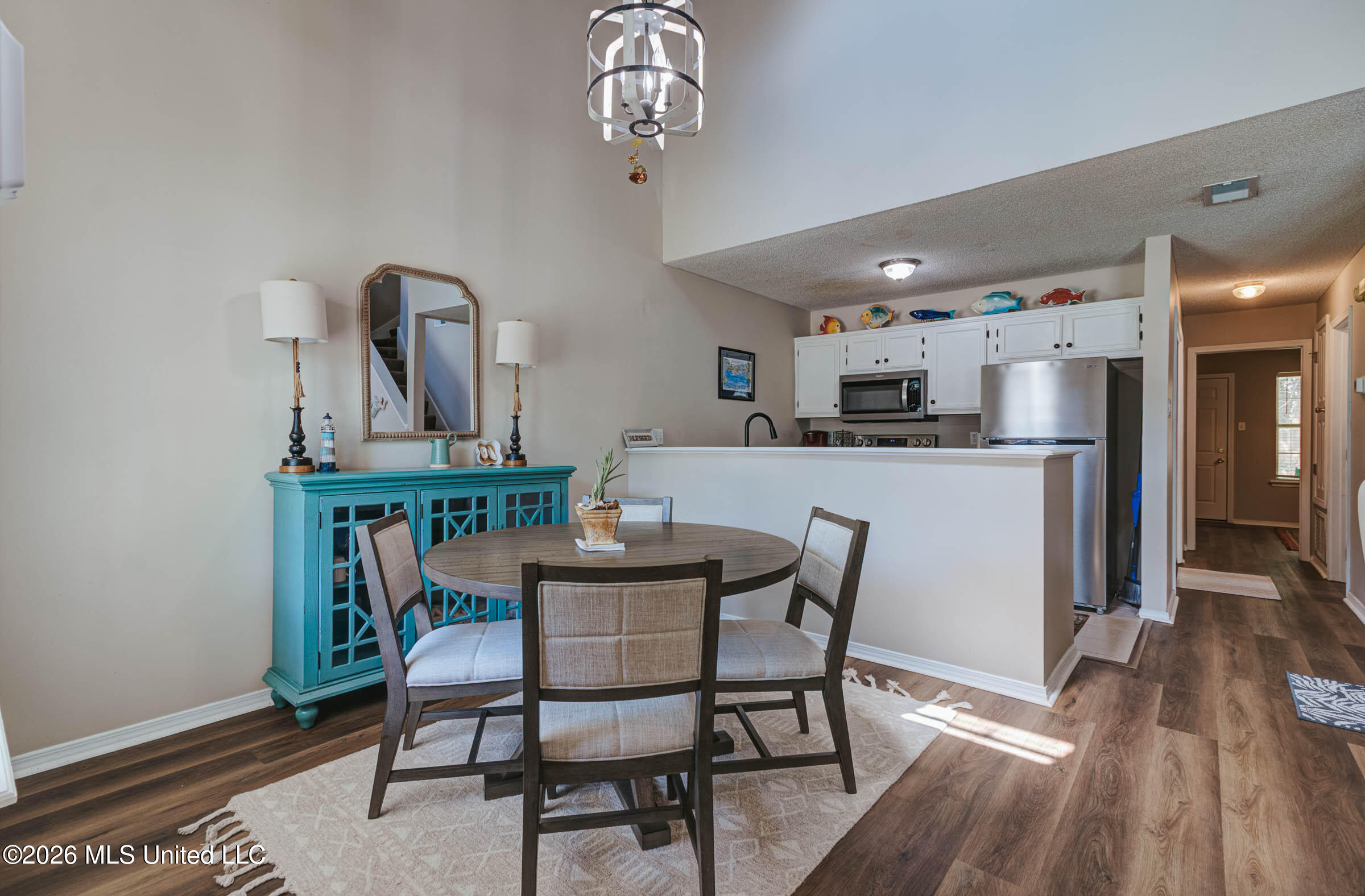 517 Heatherstone Circle