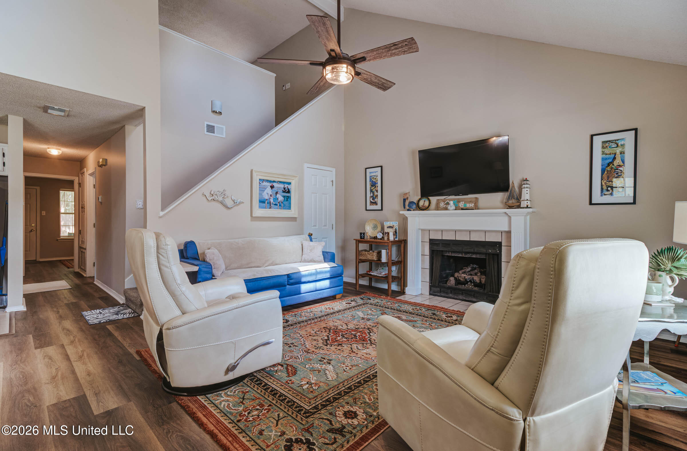 517 Heatherstone Circle
