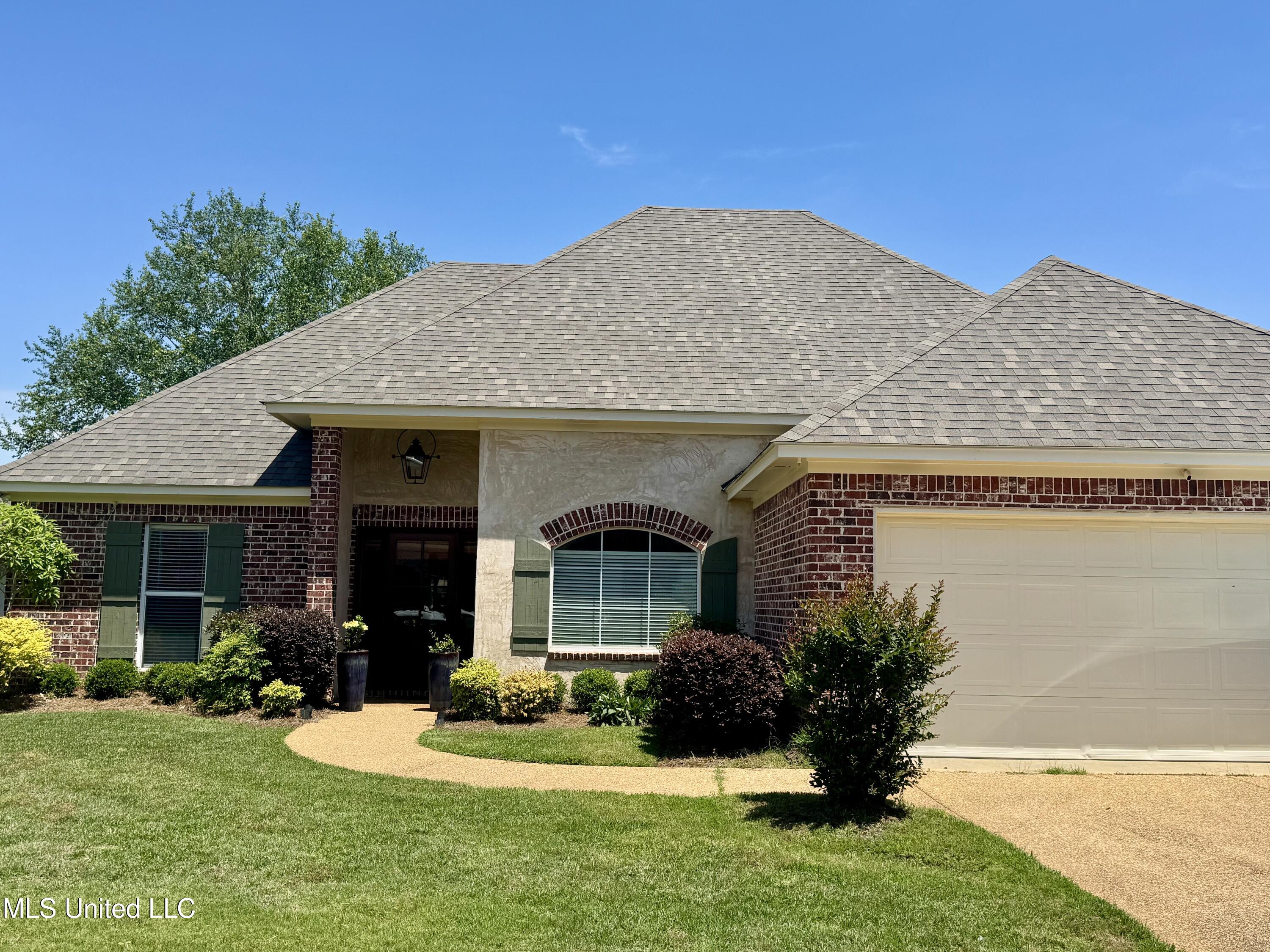 419 Providence Drive, Brandon, Mississippi image 1