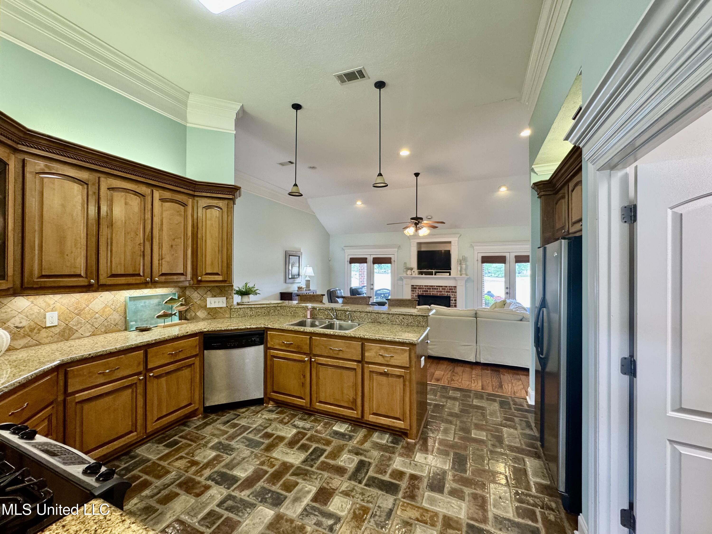 419 Providence Drive, Brandon, Mississippi image 9