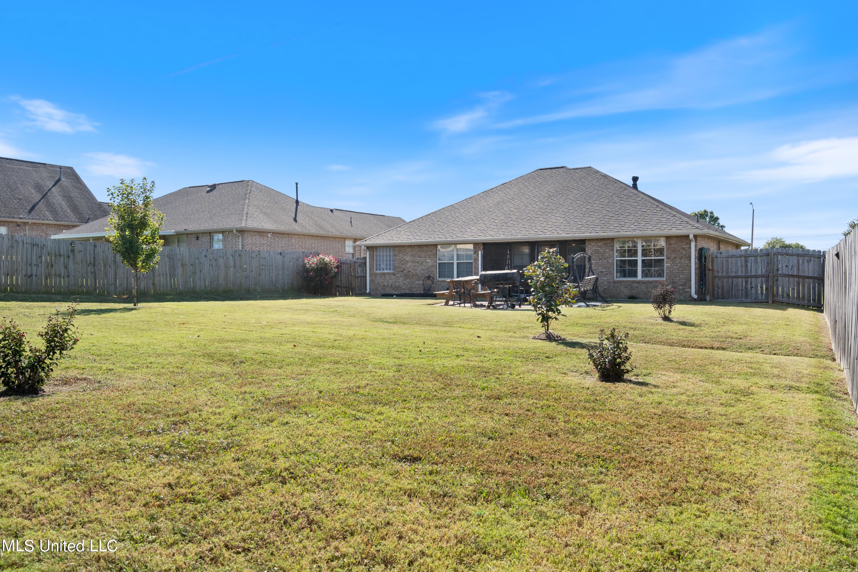 7630 W Woodridge Drive, Southaven, Mississippi image 24