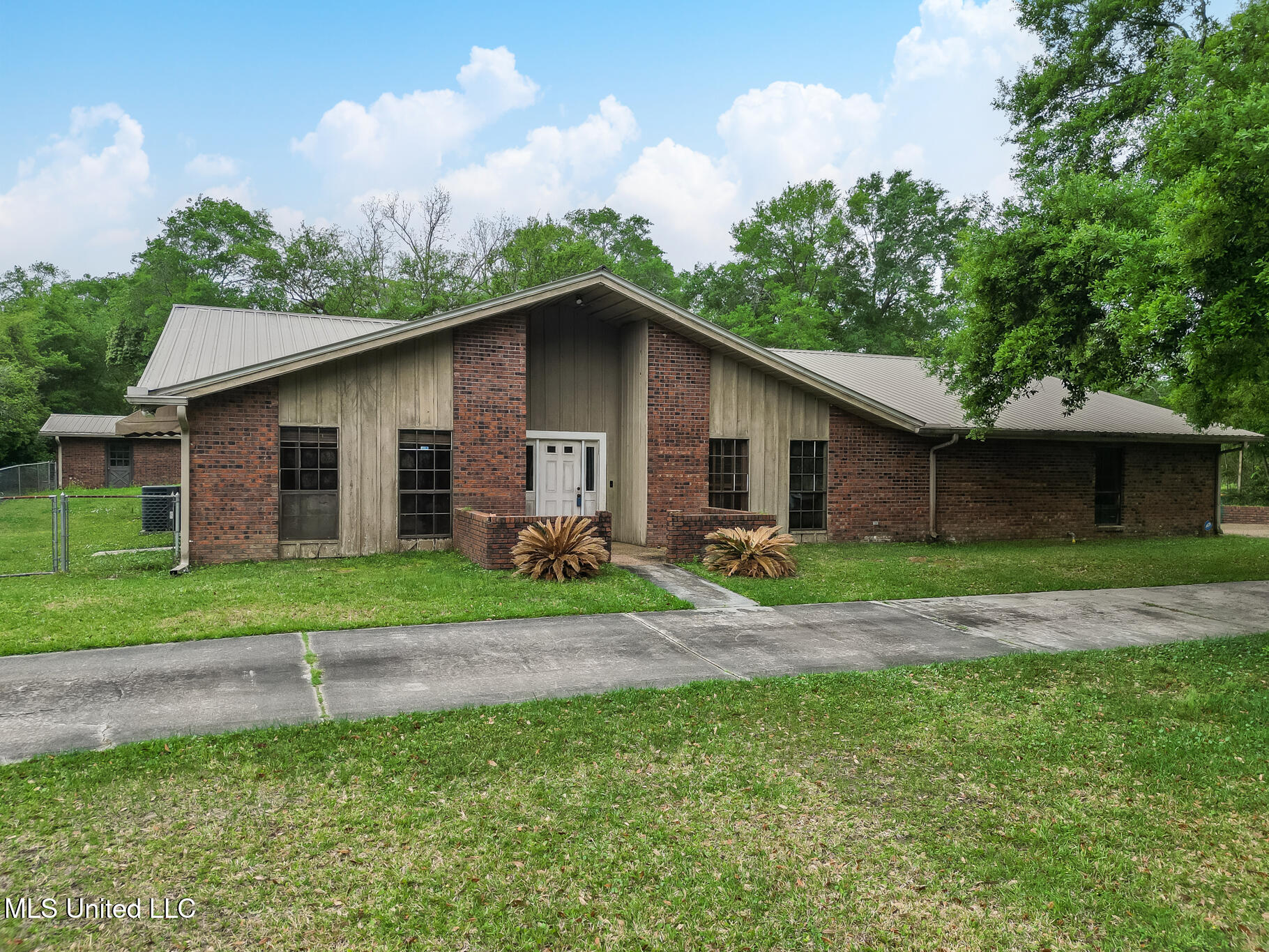 17141 Robinson Road, Gulfport, Mississippi image 2