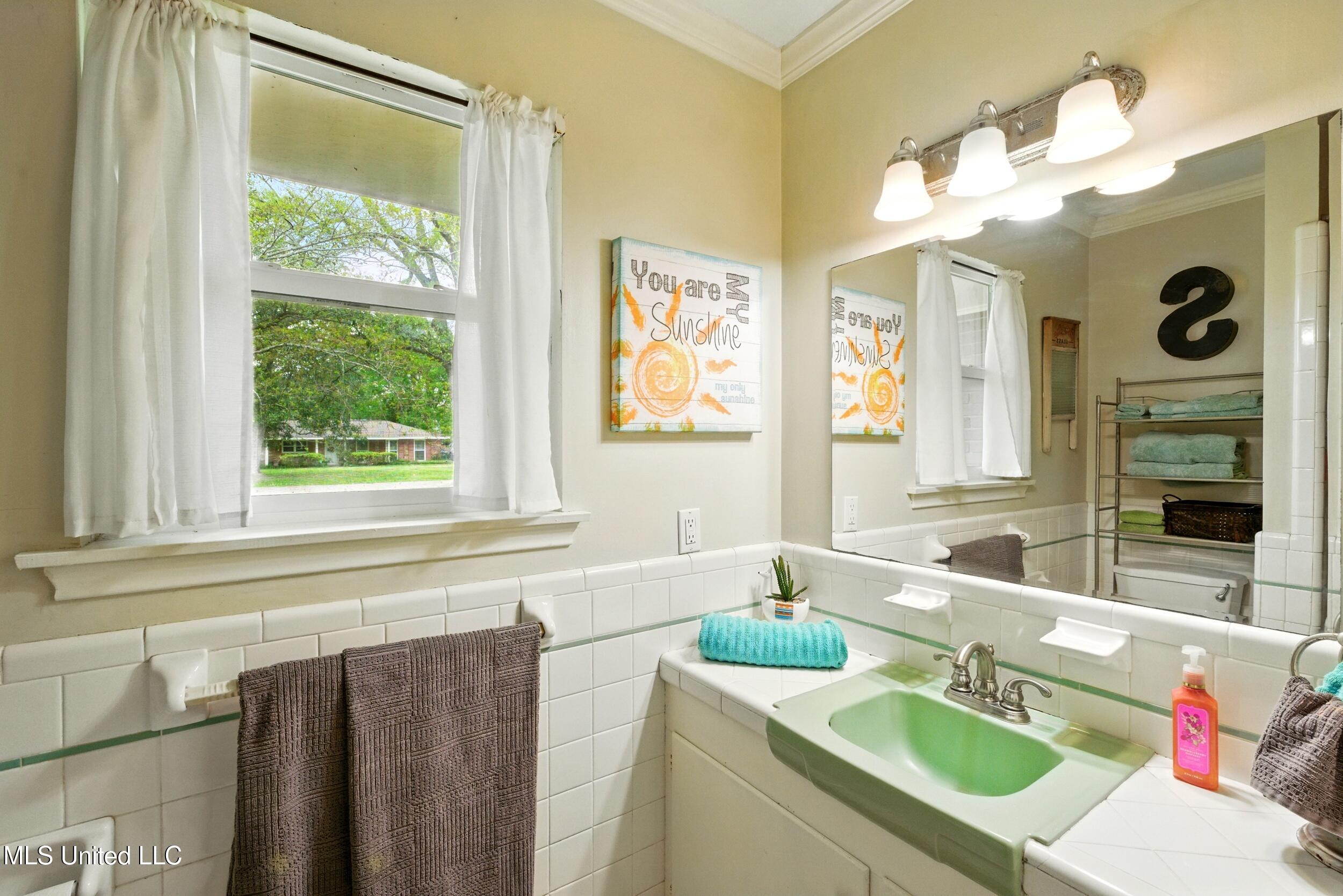 8 E 52nd Street, Gulfport, Mississippi image 17
