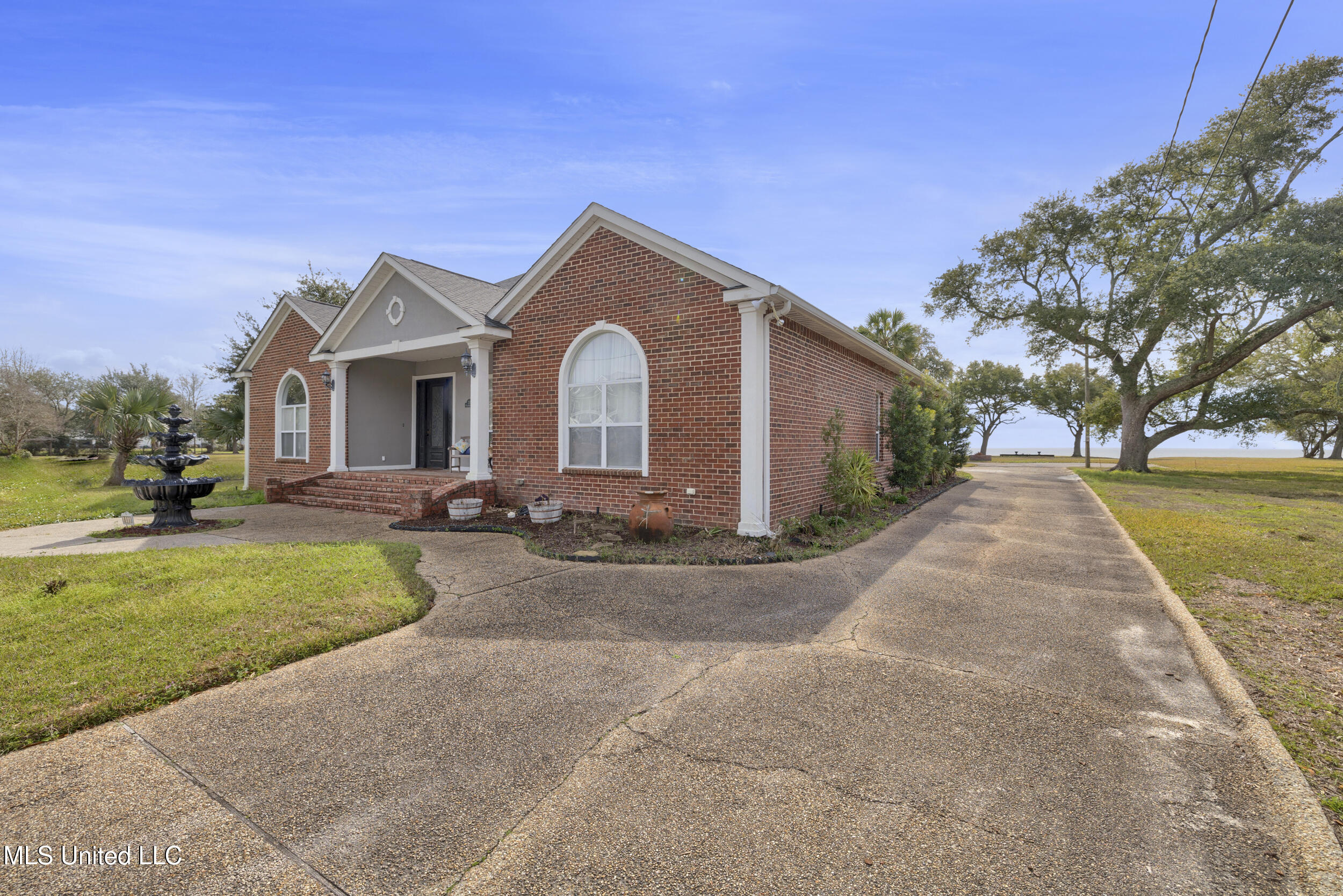 2112 Washington Avenue, Pascagoula, Mississippi image 3