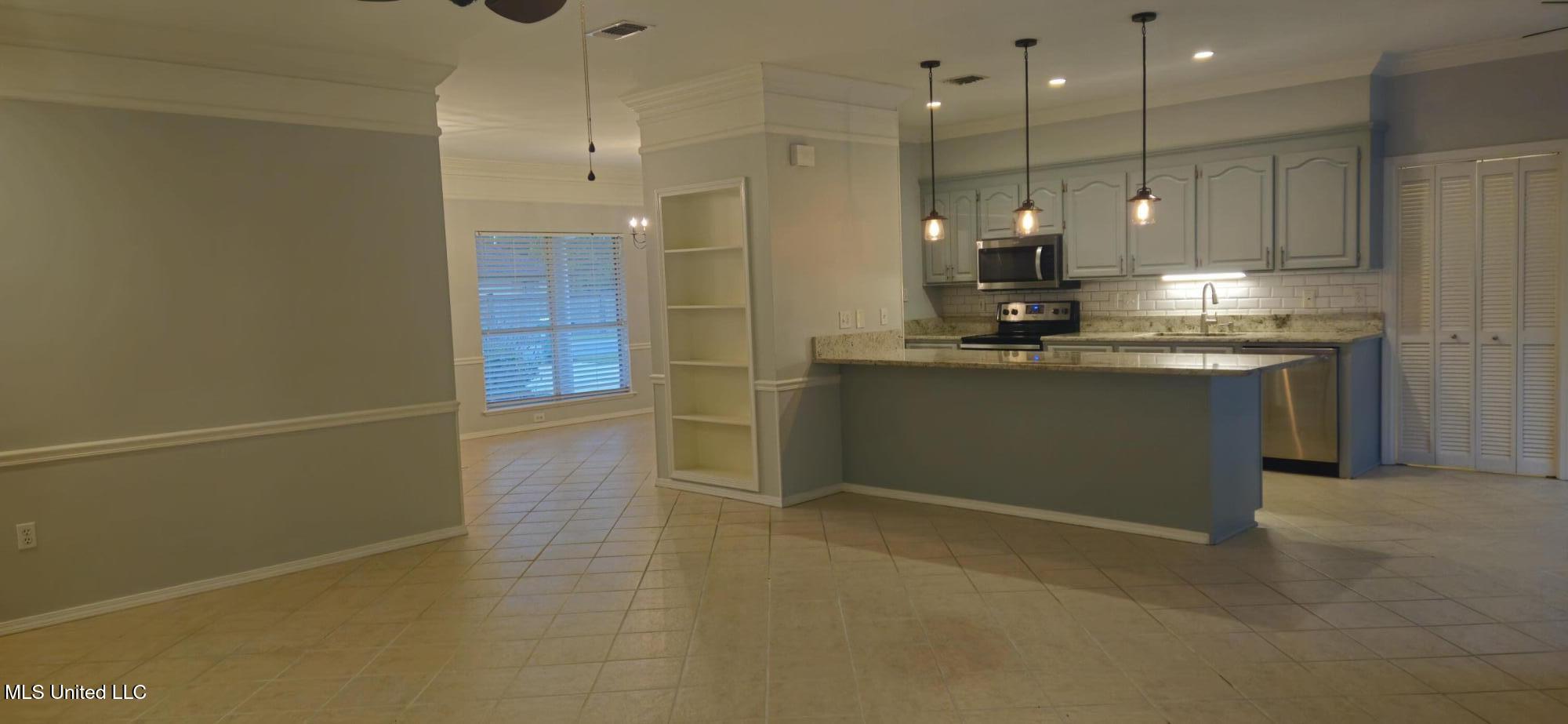 6479 Kalipekona Way, Diamondhead, Mississippi image 3