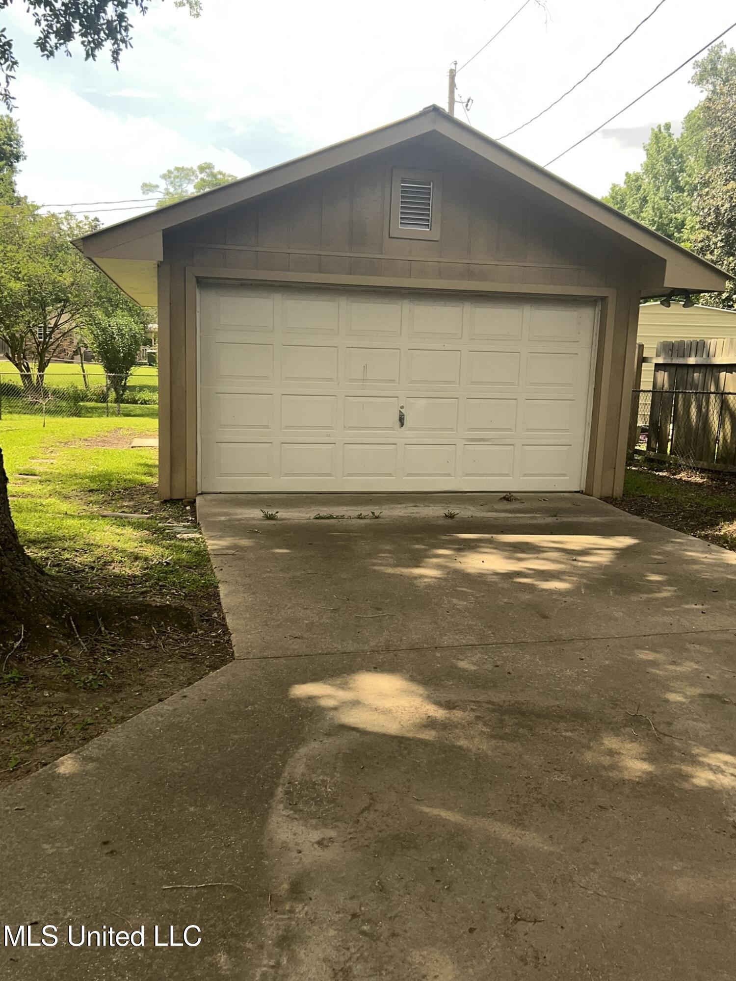 102 Earhart Drive, Natchez, Mississippi image 17