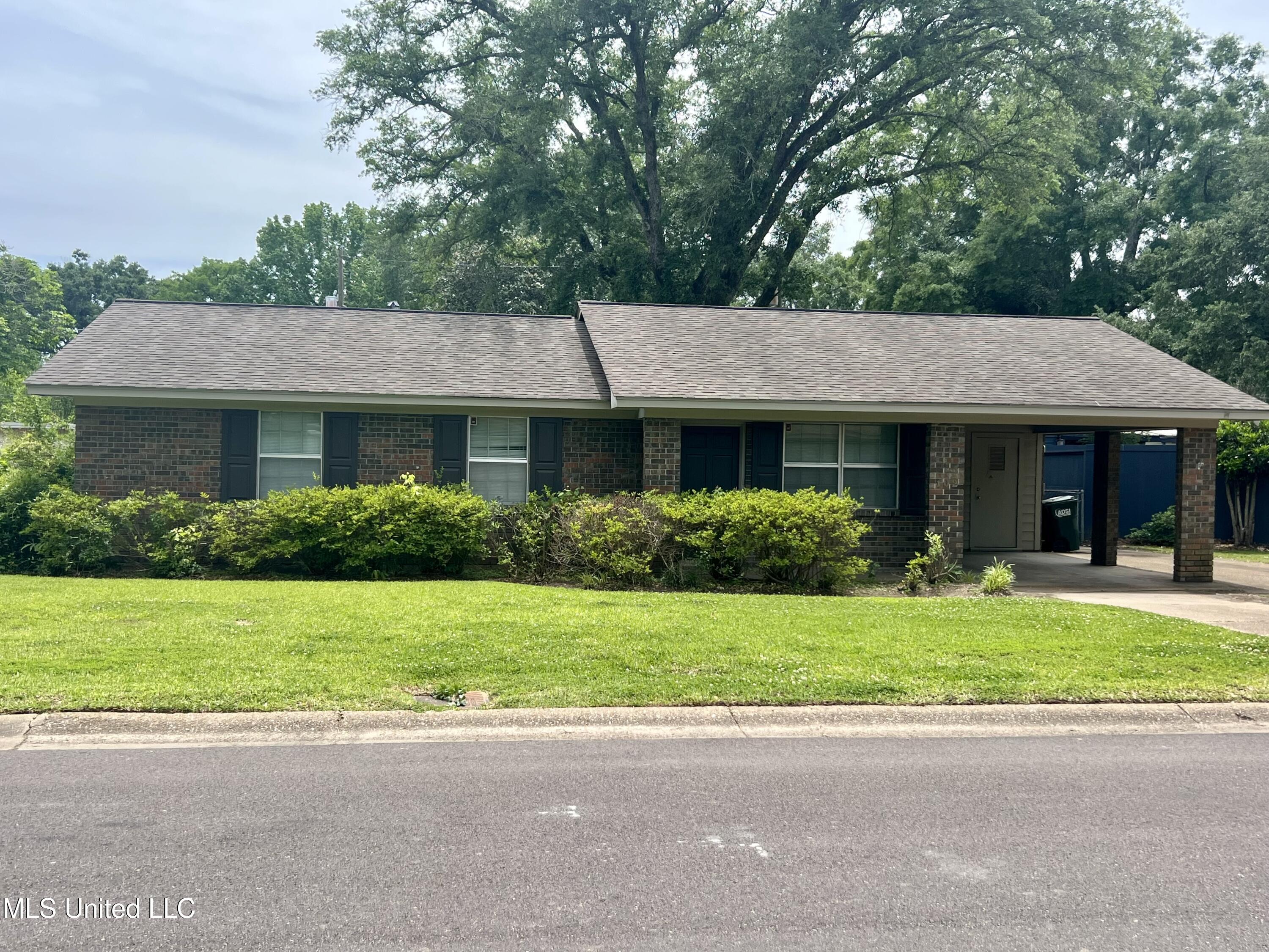 102 Earhart Drive, Natchez, Mississippi image 1