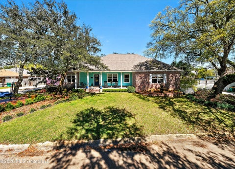 Homes For Sale - 109 E Azalea Drive<br/> Long Beach, MS 39560