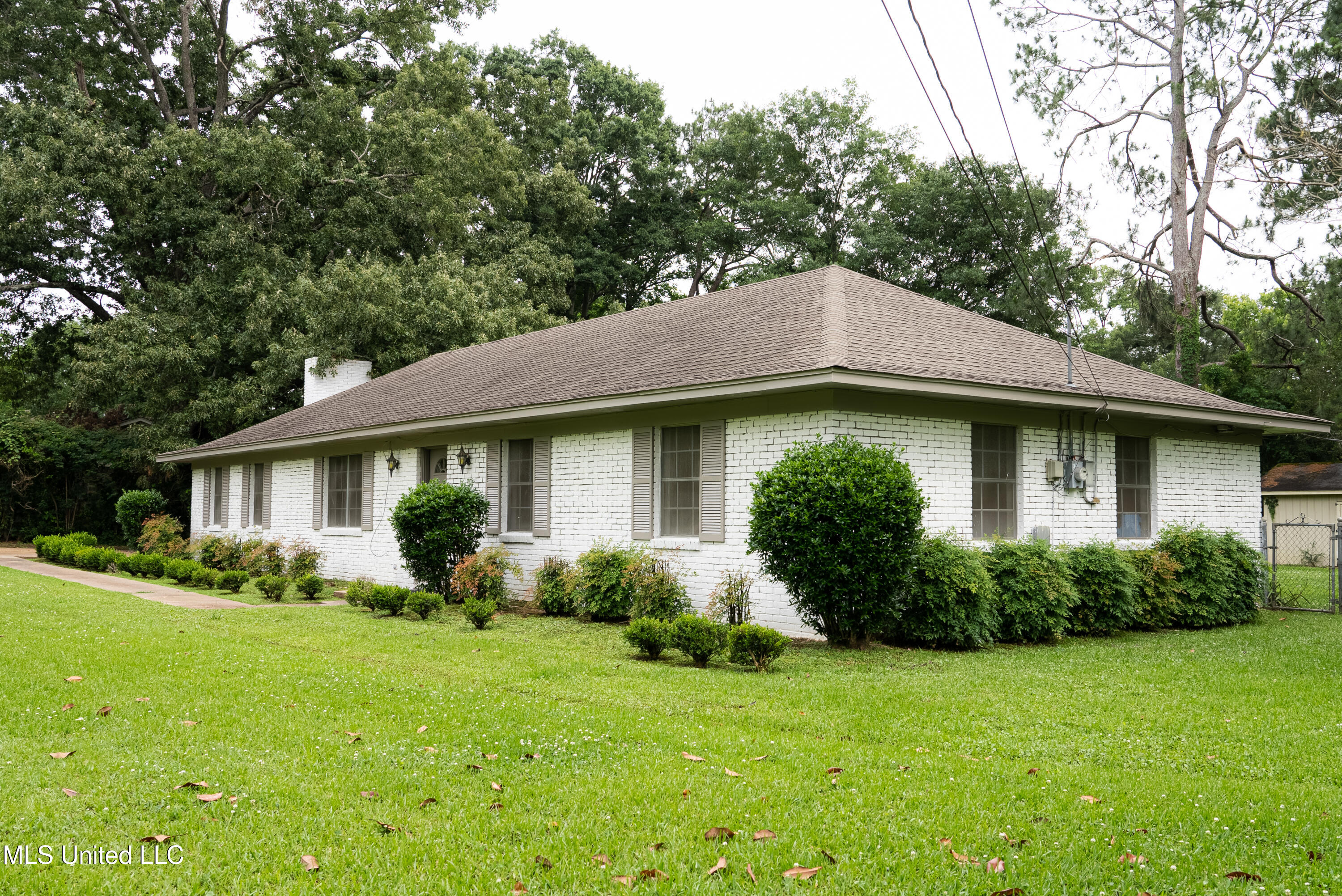 221 Sheryl Drive, Madison, Mississippi image 2