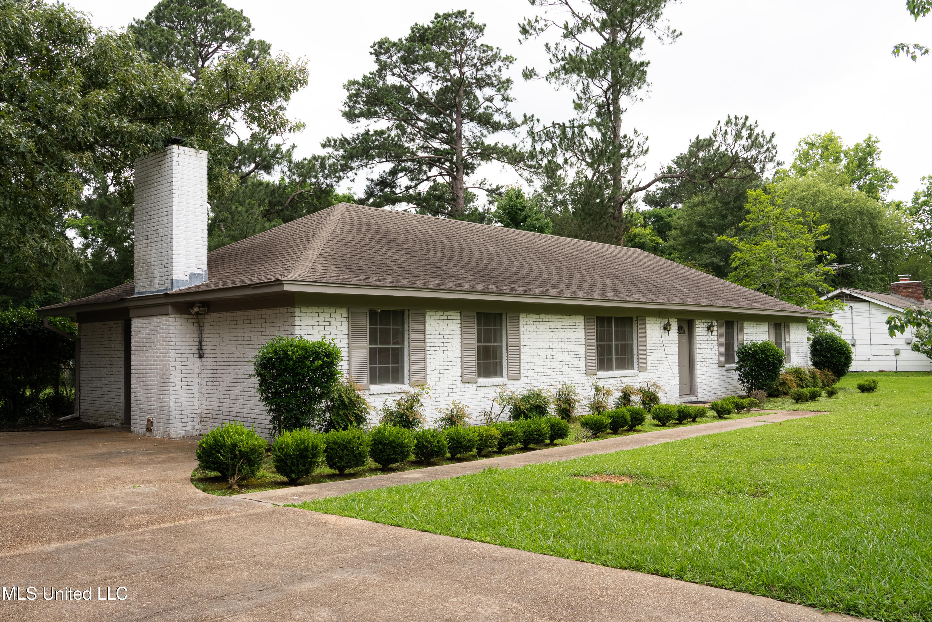 221 Sheryl Drive, Madison, Mississippi image 3