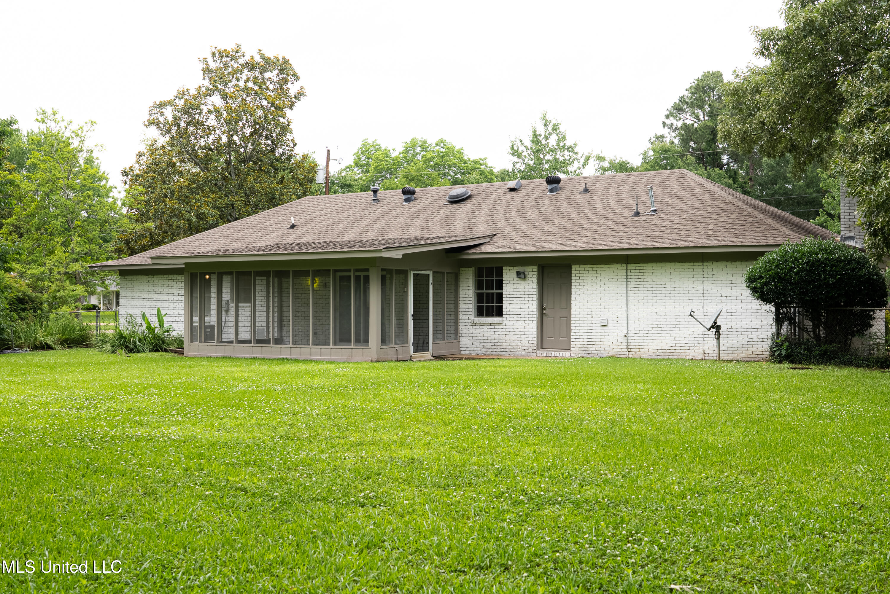 221 Sheryl Drive, Madison, Mississippi image 8