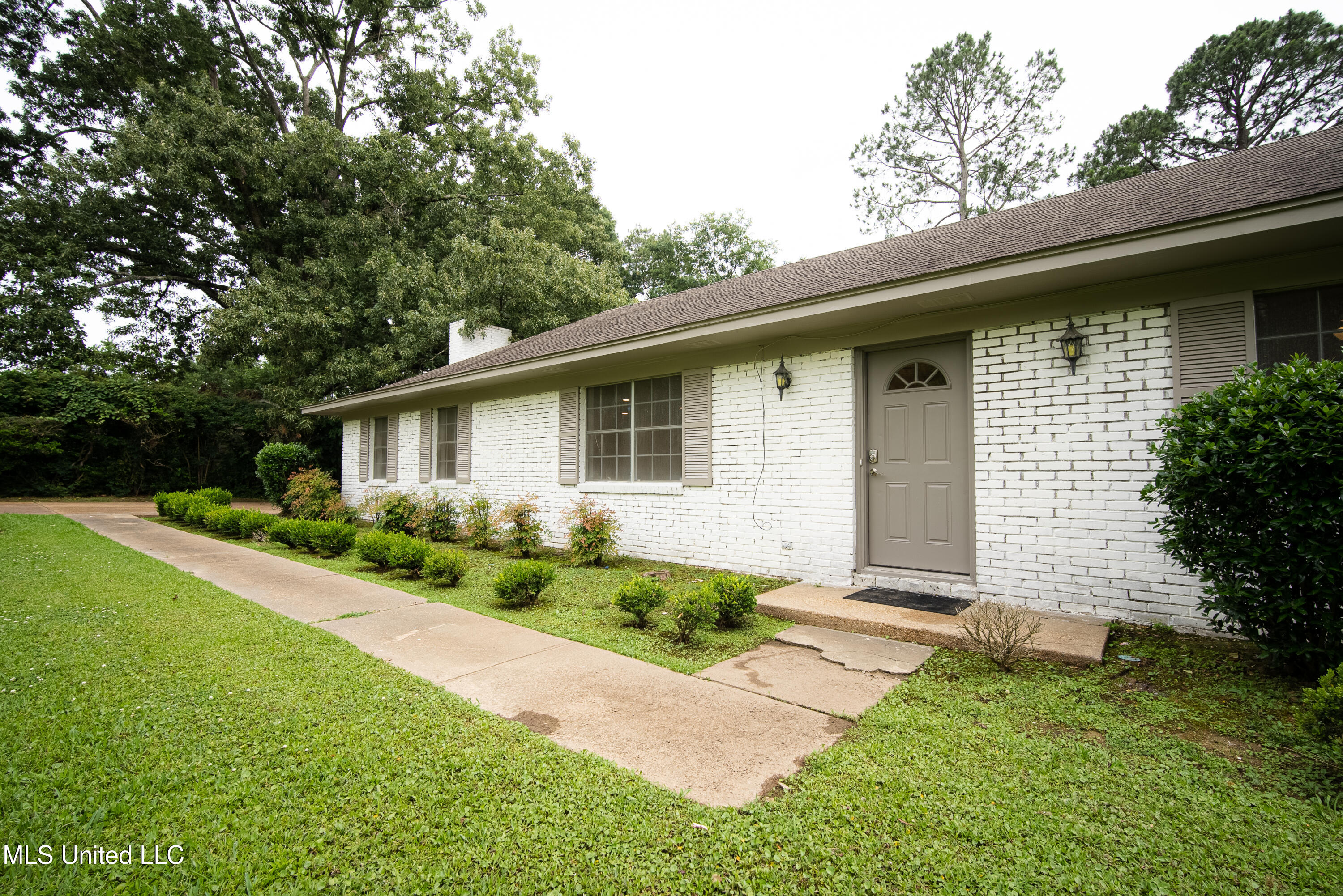 221 Sheryl Drive, Madison, Mississippi image 4