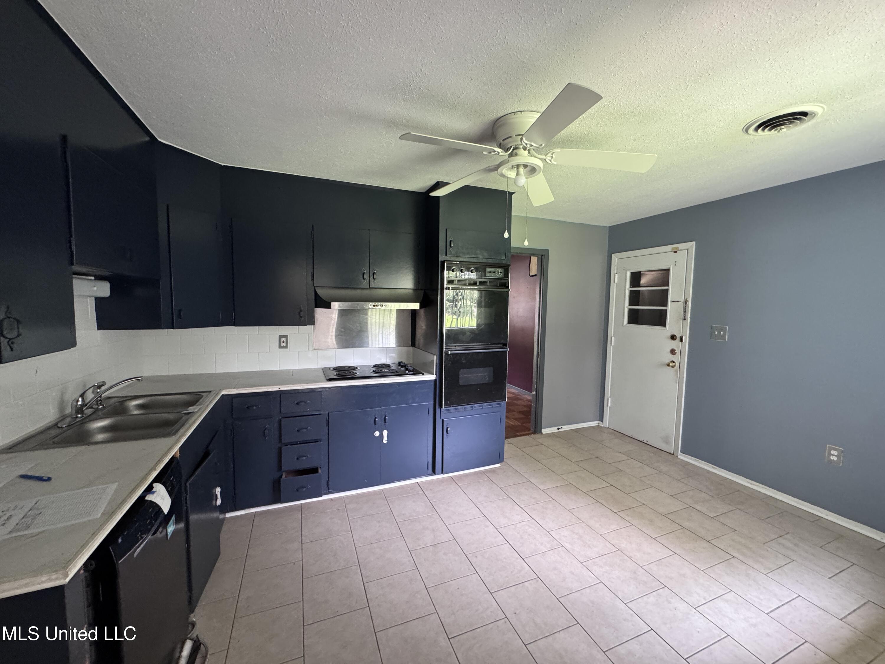 3327 Casa Grande Circle, Jackson, Mississippi image 3