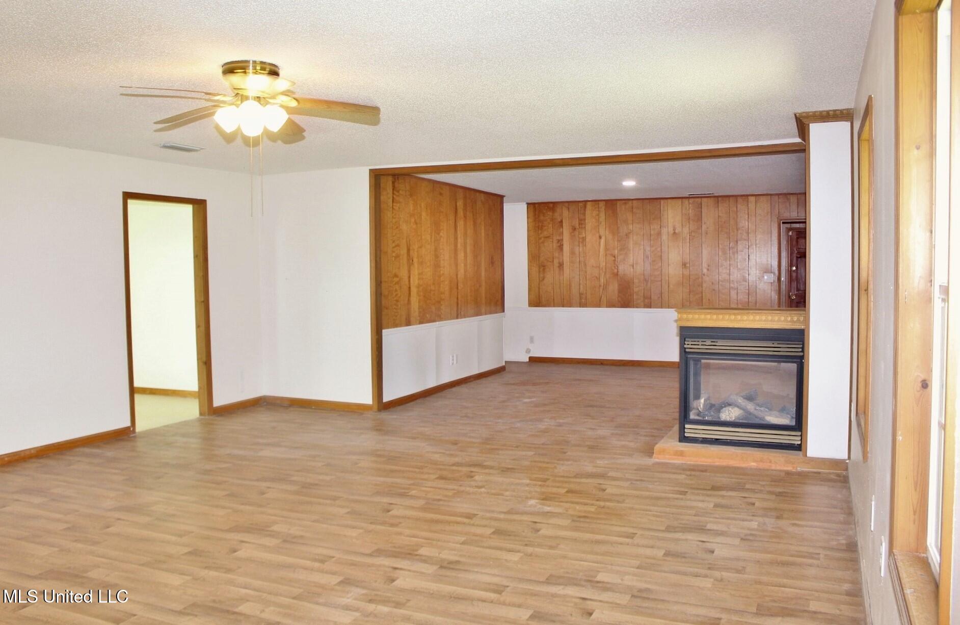6908 Trehern Street, Moss Point, Mississippi image 13