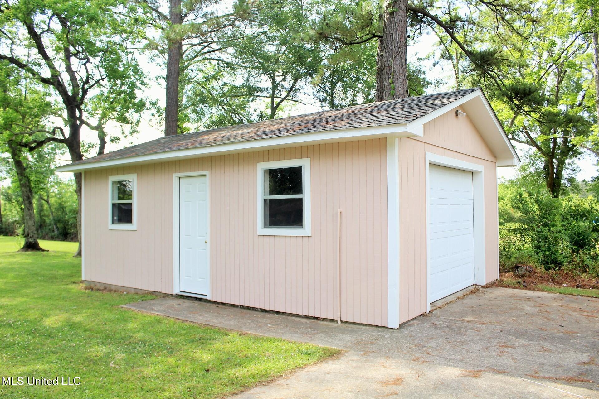 6908 Trehern Street, Moss Point, Mississippi image 27