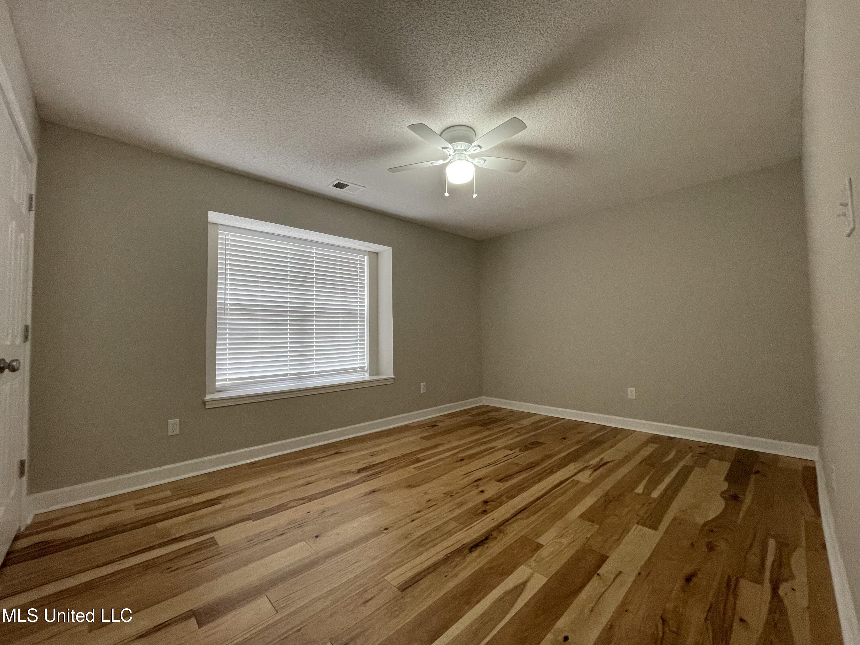 9004 Lakeside Cove Cove, Olive Branch, Mississippi image 4