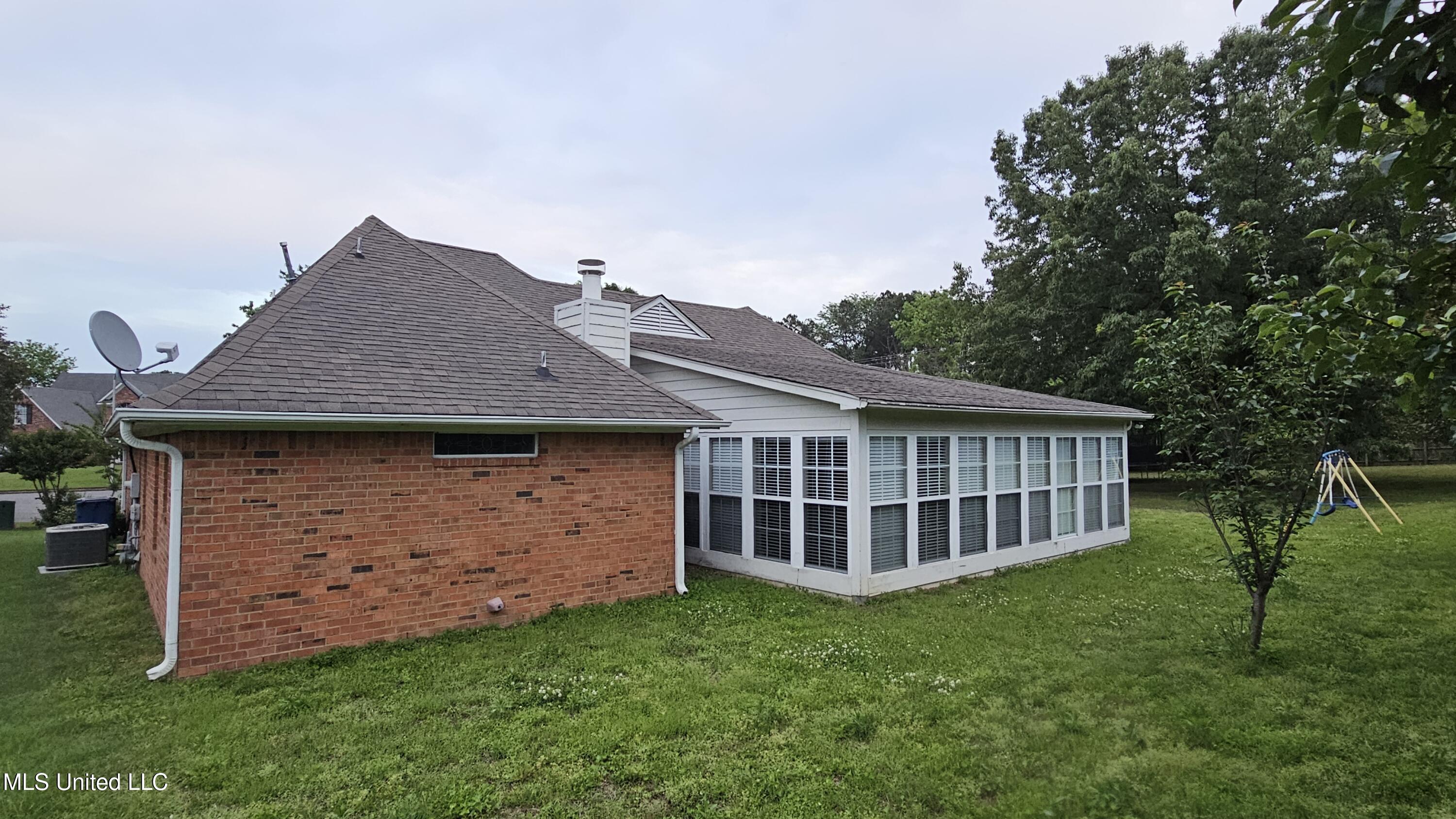 9004 Lakeside Cove Cove, Olive Branch, Mississippi image 3