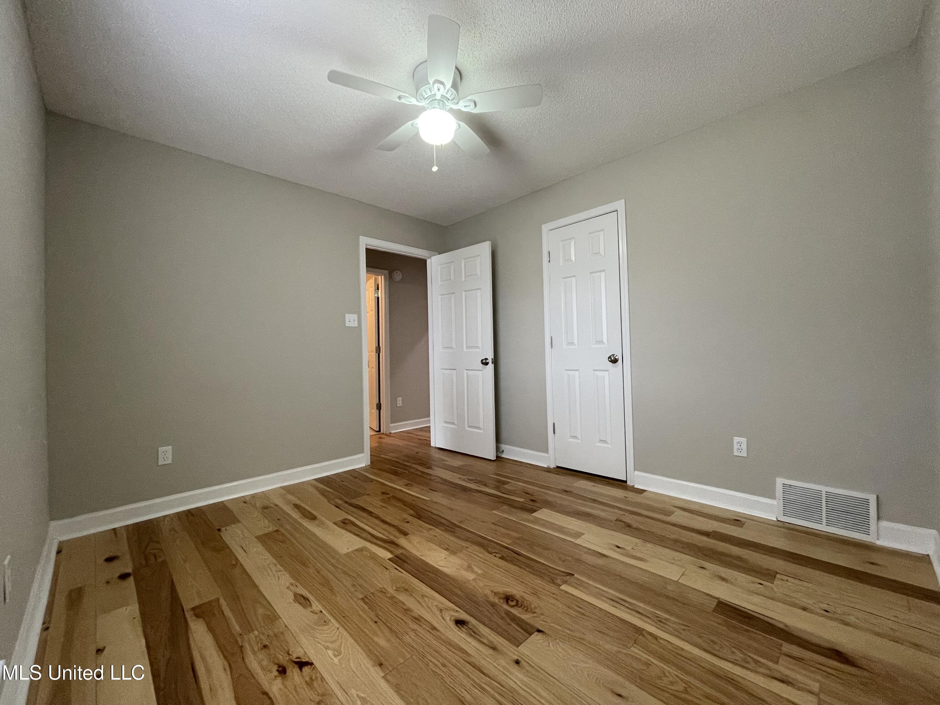 9004 Lakeside Cove Cove, Olive Branch, Mississippi image 7