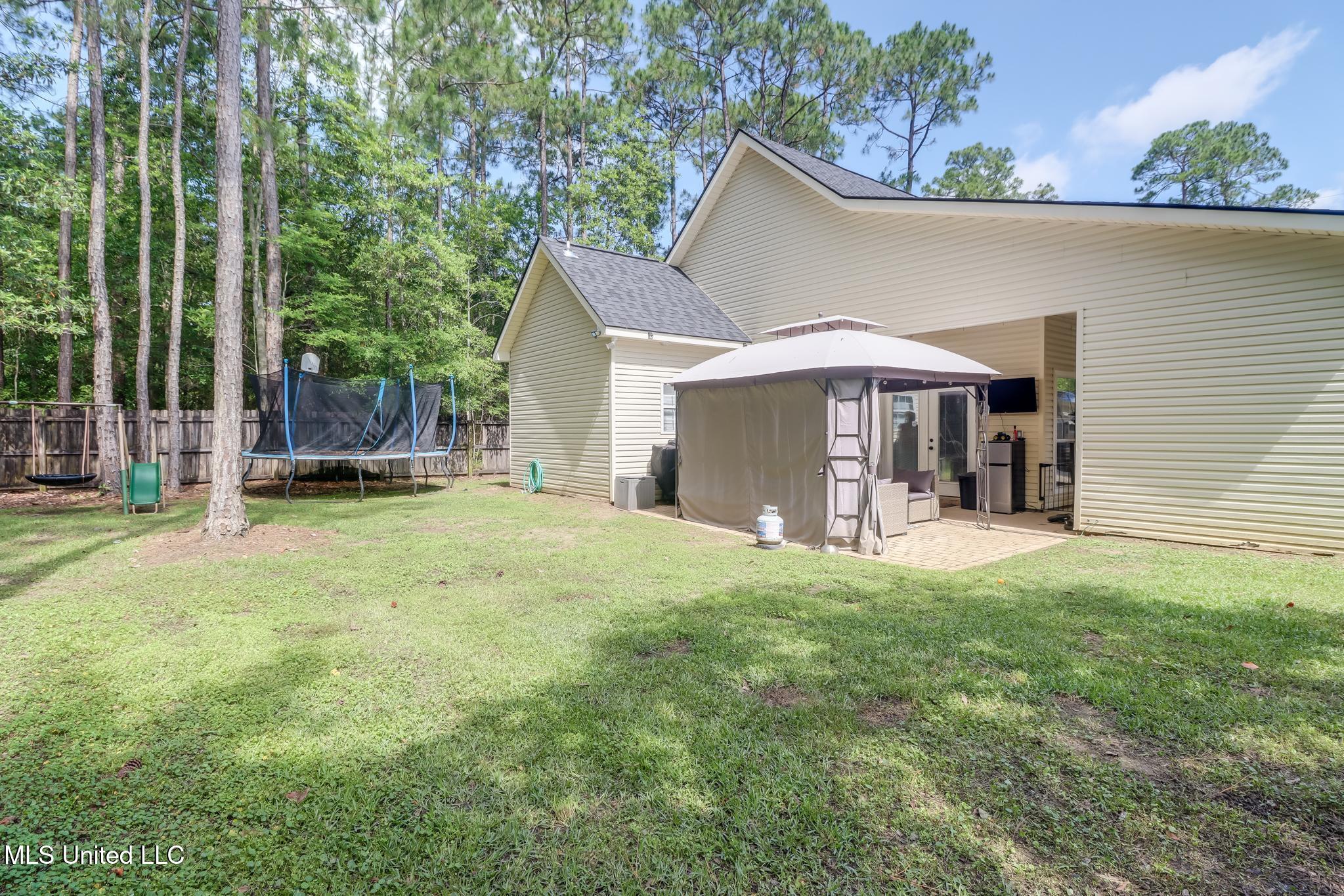 737 Ieke Circle, Diamondhead, Mississippi image 2