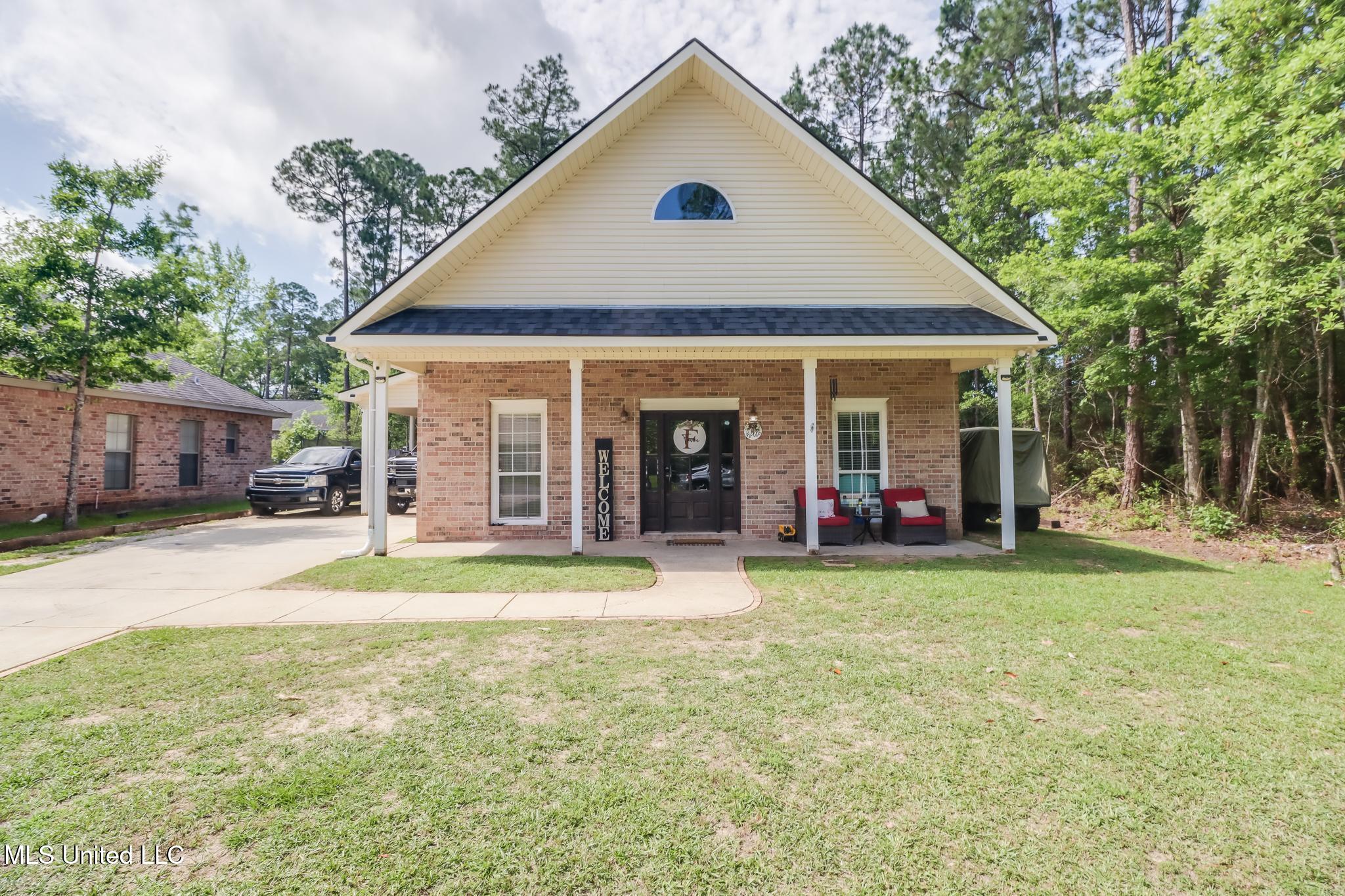 737 Ieke Circle, Diamondhead, Mississippi image 1
