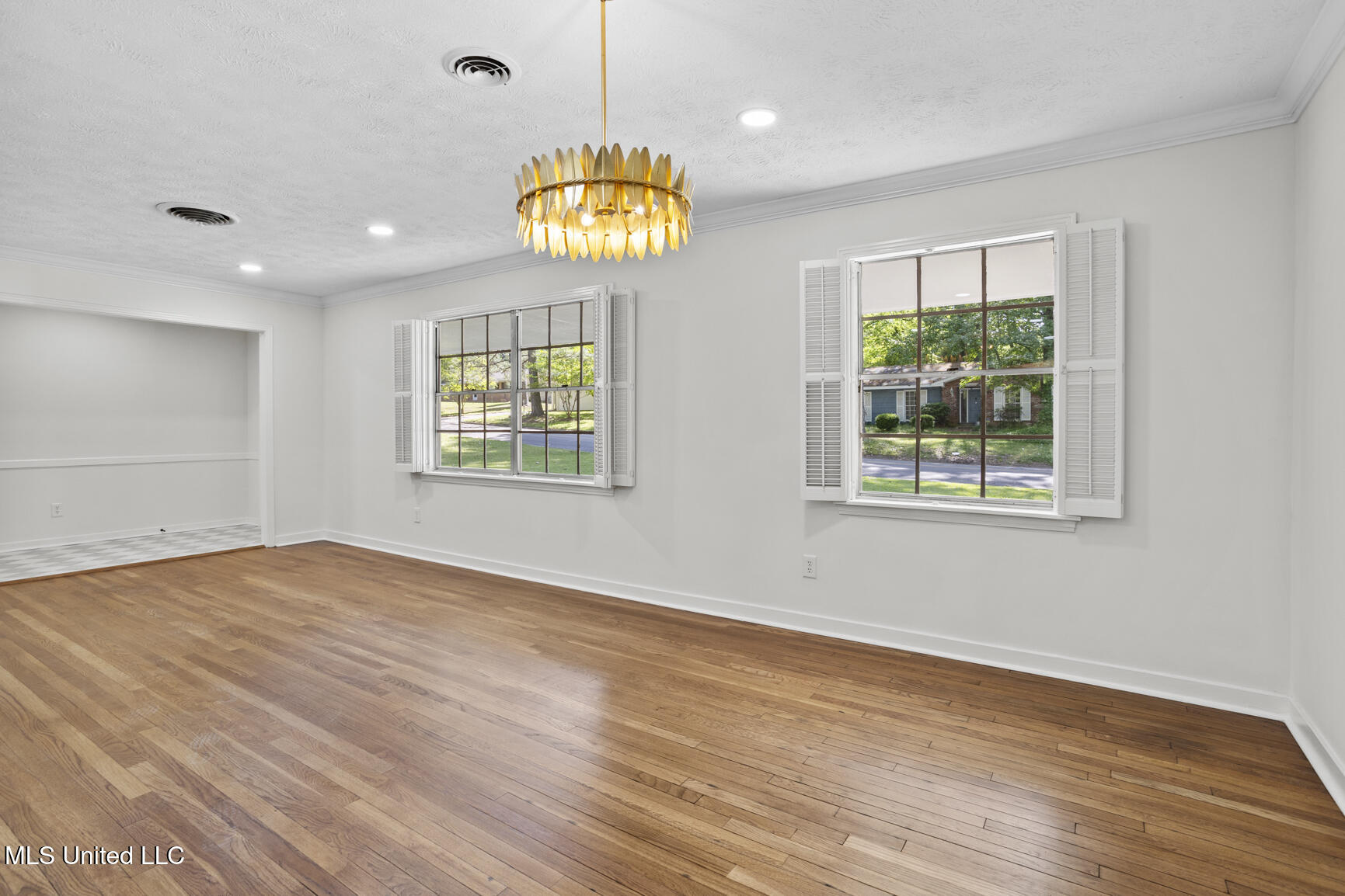 864 Briarwood Drive, Jackson, Mississippi image 5