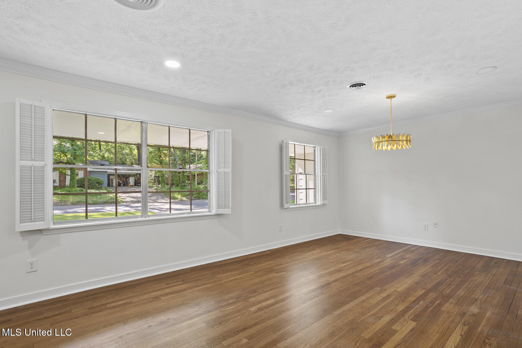 864 Briarwood Drive, Jackson, Mississippi image 4