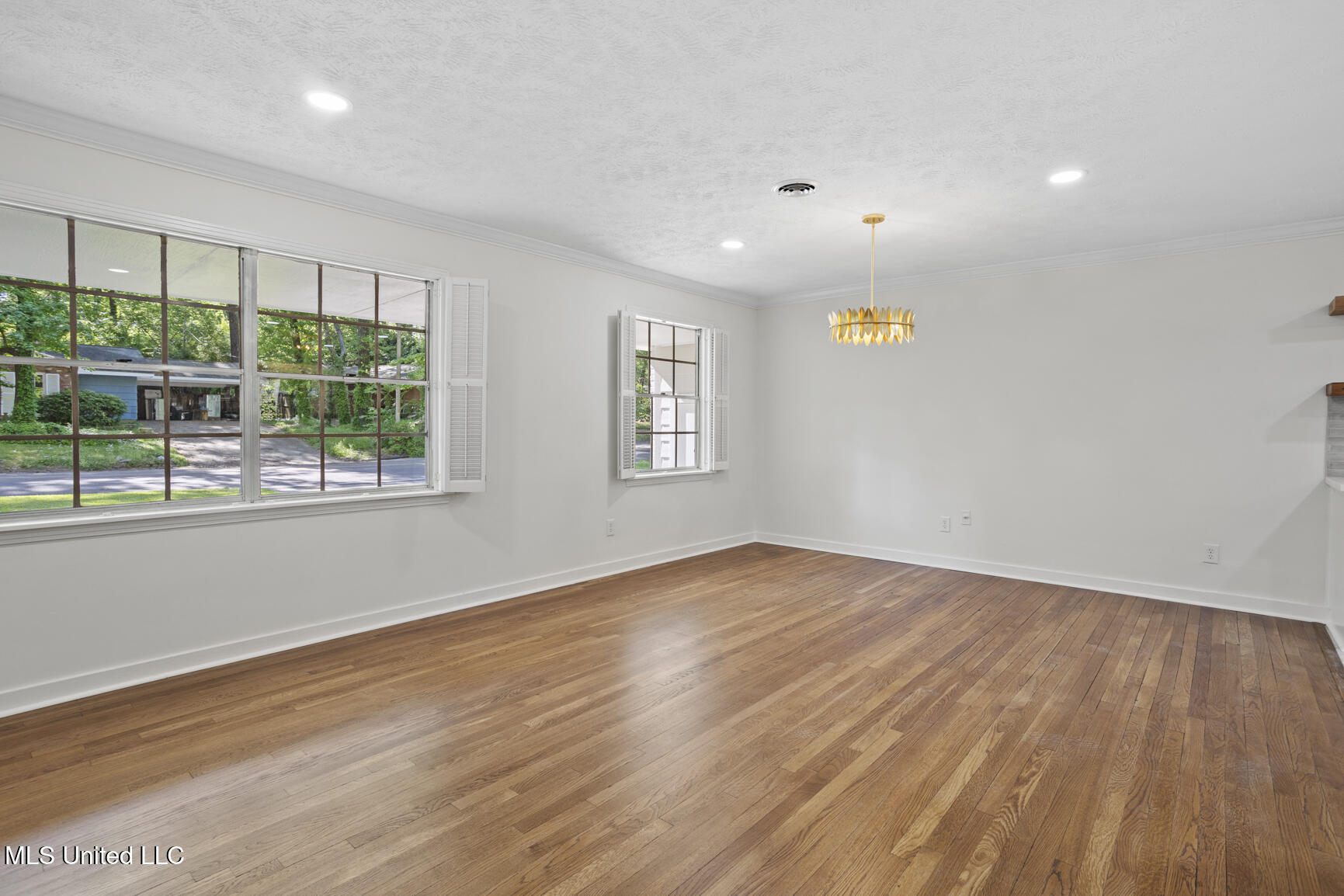 864 Briarwood Drive, Jackson, Mississippi image 7