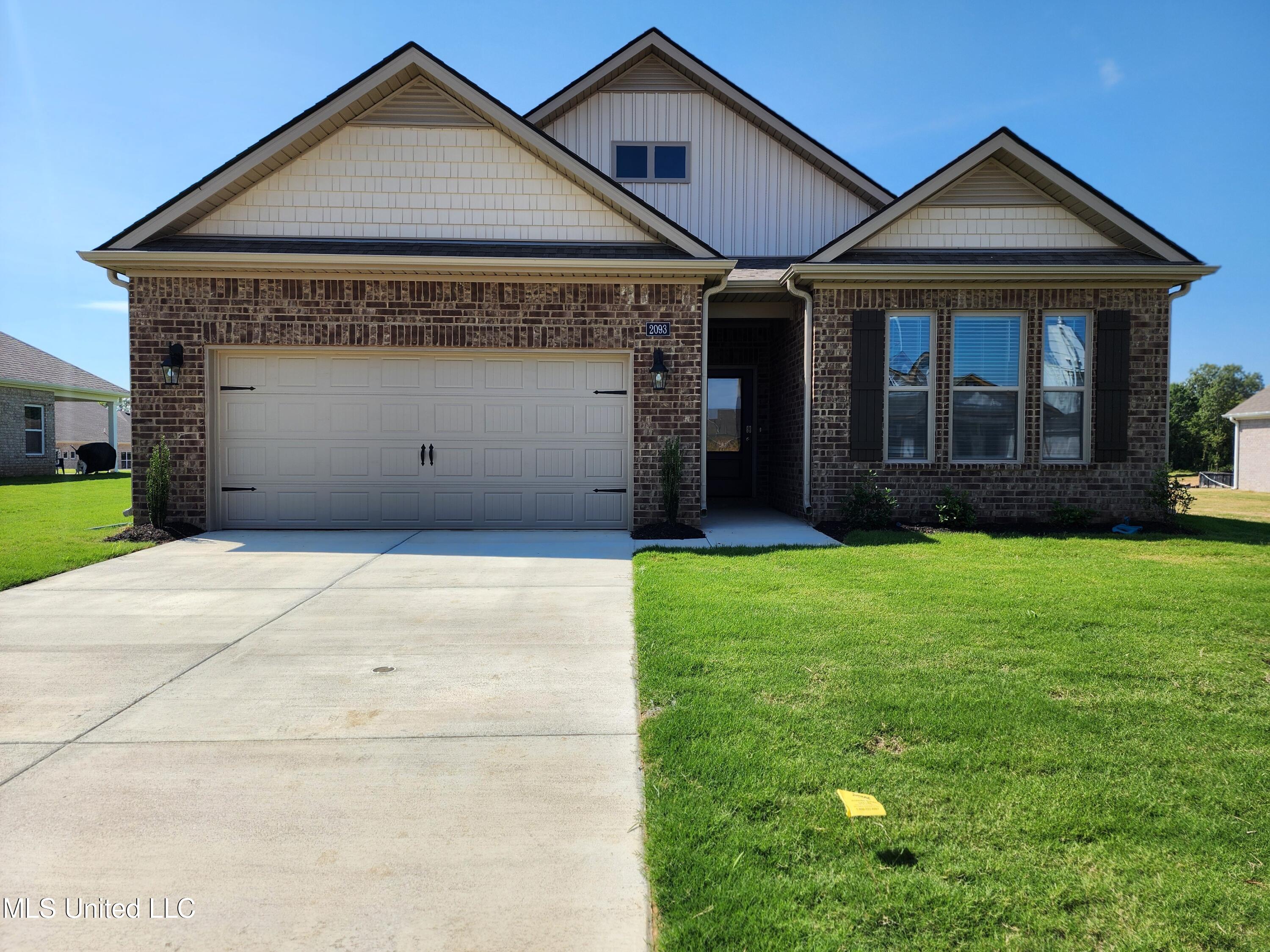 2388 Hyacinth Lane, Hernando, Mississippi image 1